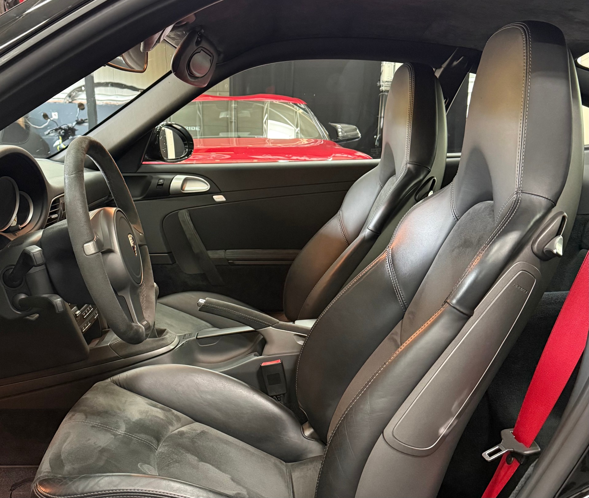 PORSCHE 911 GT3-image-8