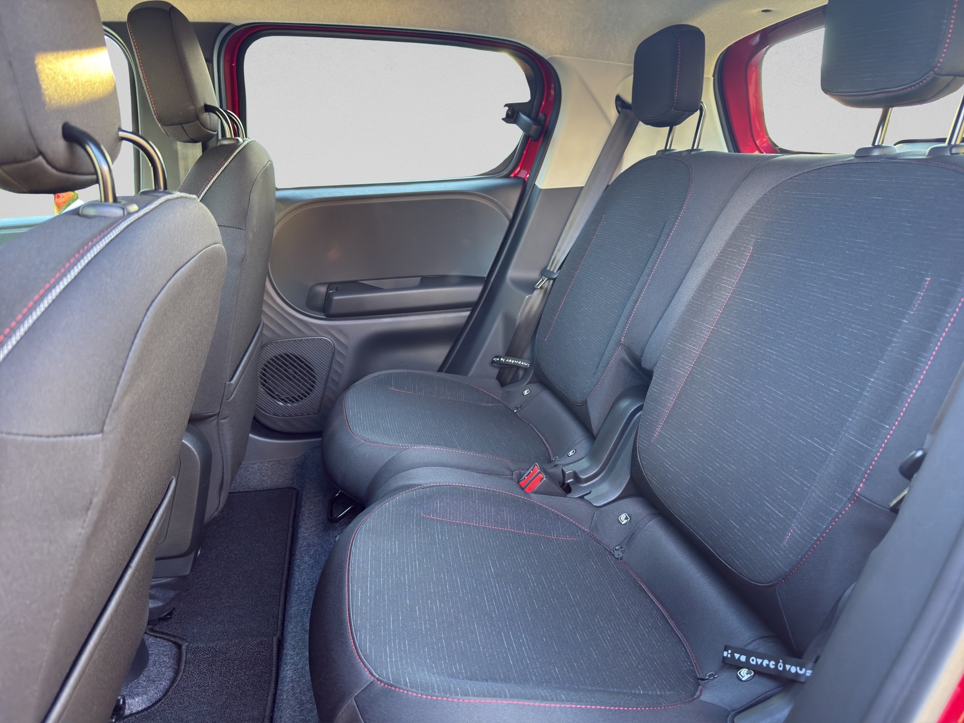 RENAULT Twingo E-Tech 27kWh Techno-image-13