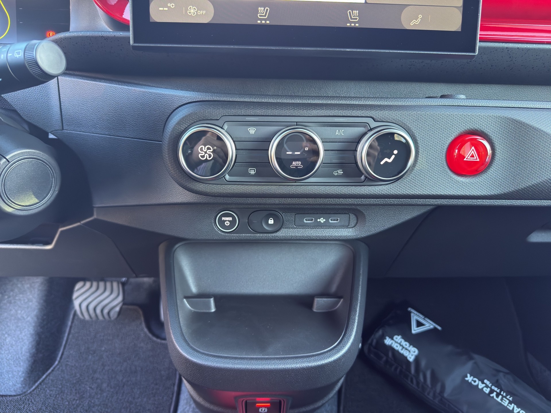 RENAULT Twingo E-Tech 27kWh Techno-image-10