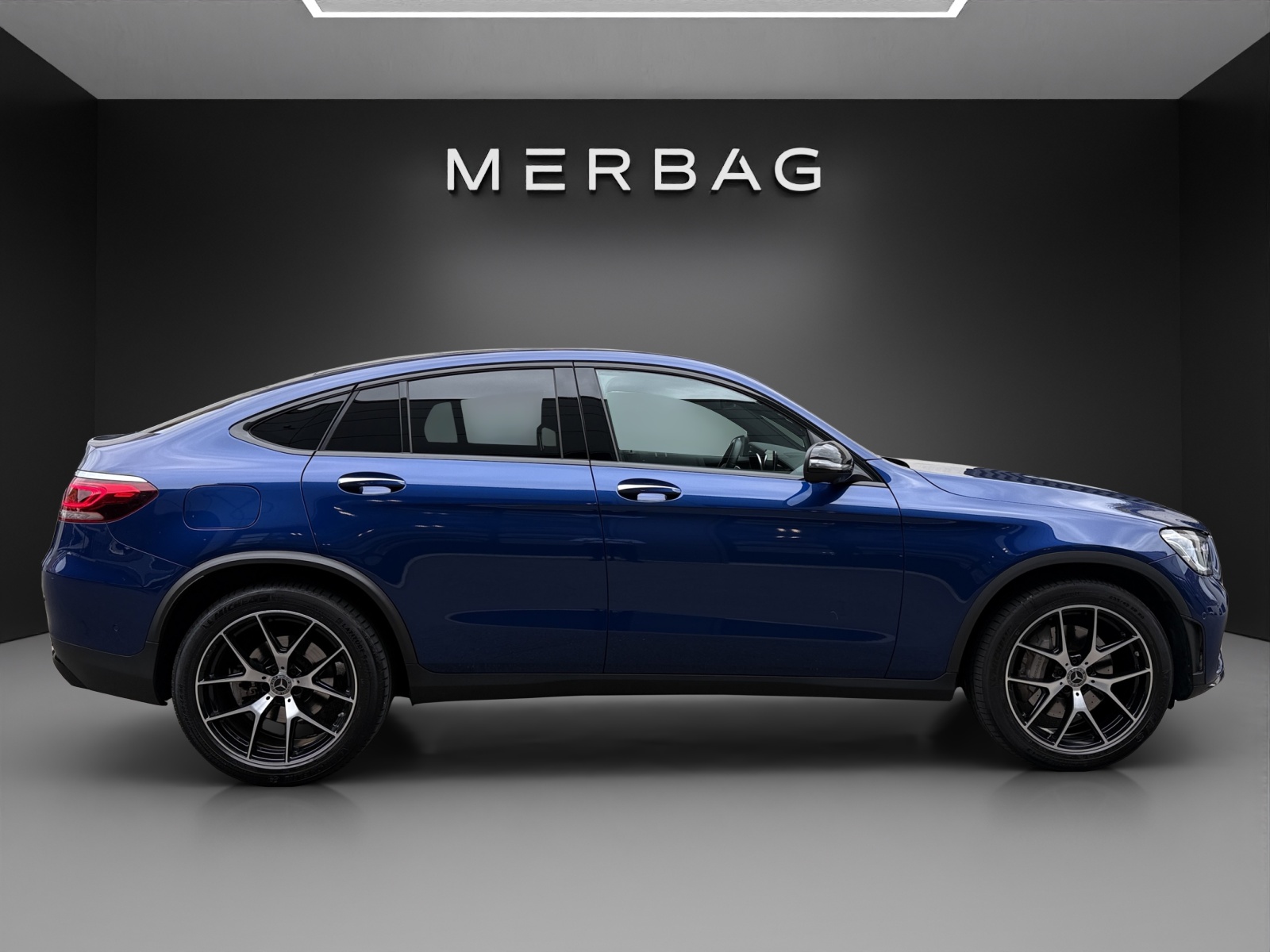 MERCEDES-BENZ GLC Coupé 300 AMG Line 4Matic 9G-Tronic-image-4
