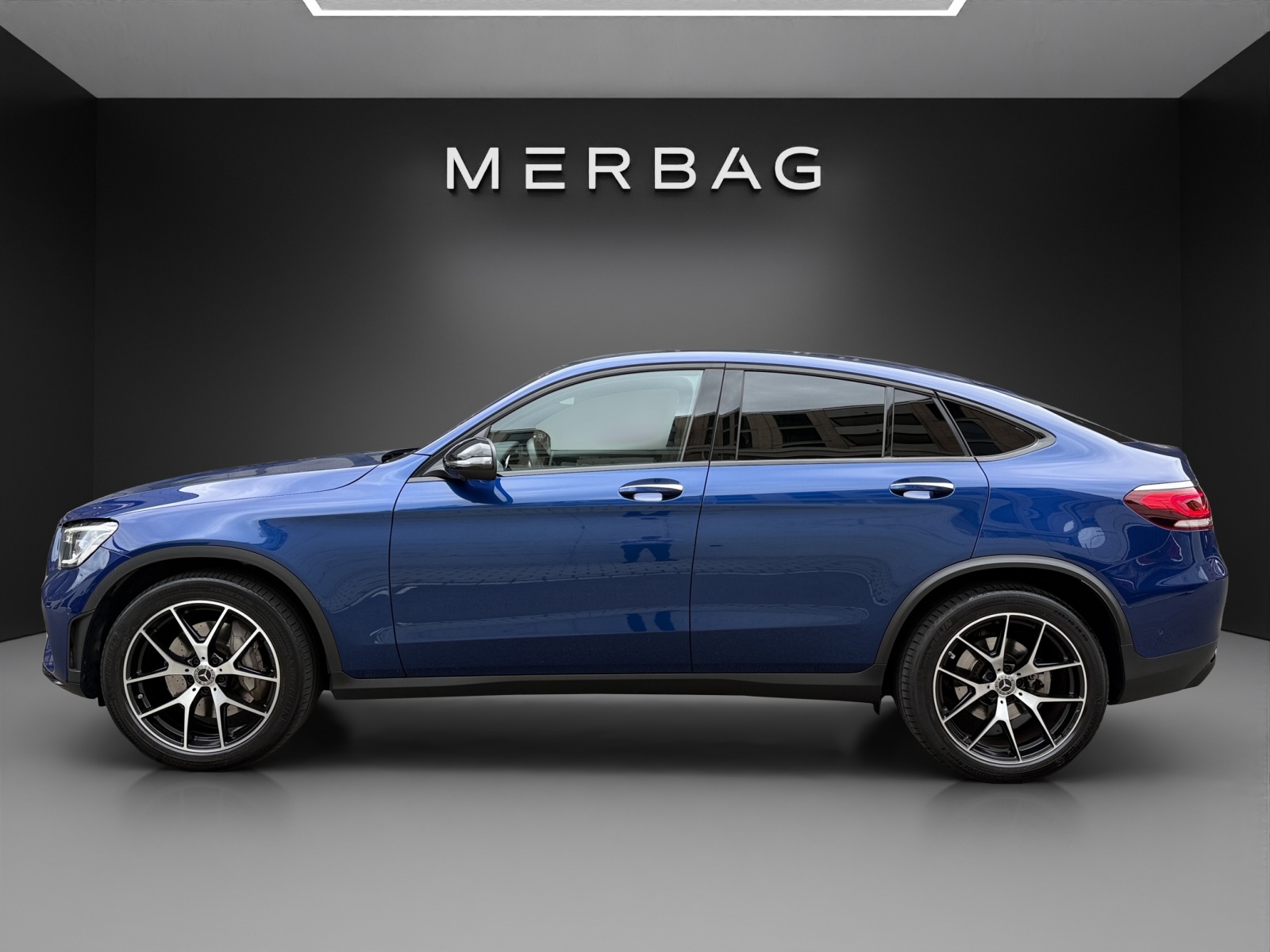 MERCEDES-BENZ GLC Coupé 300 AMG Line 4Matic 9G-Tronic-image-3