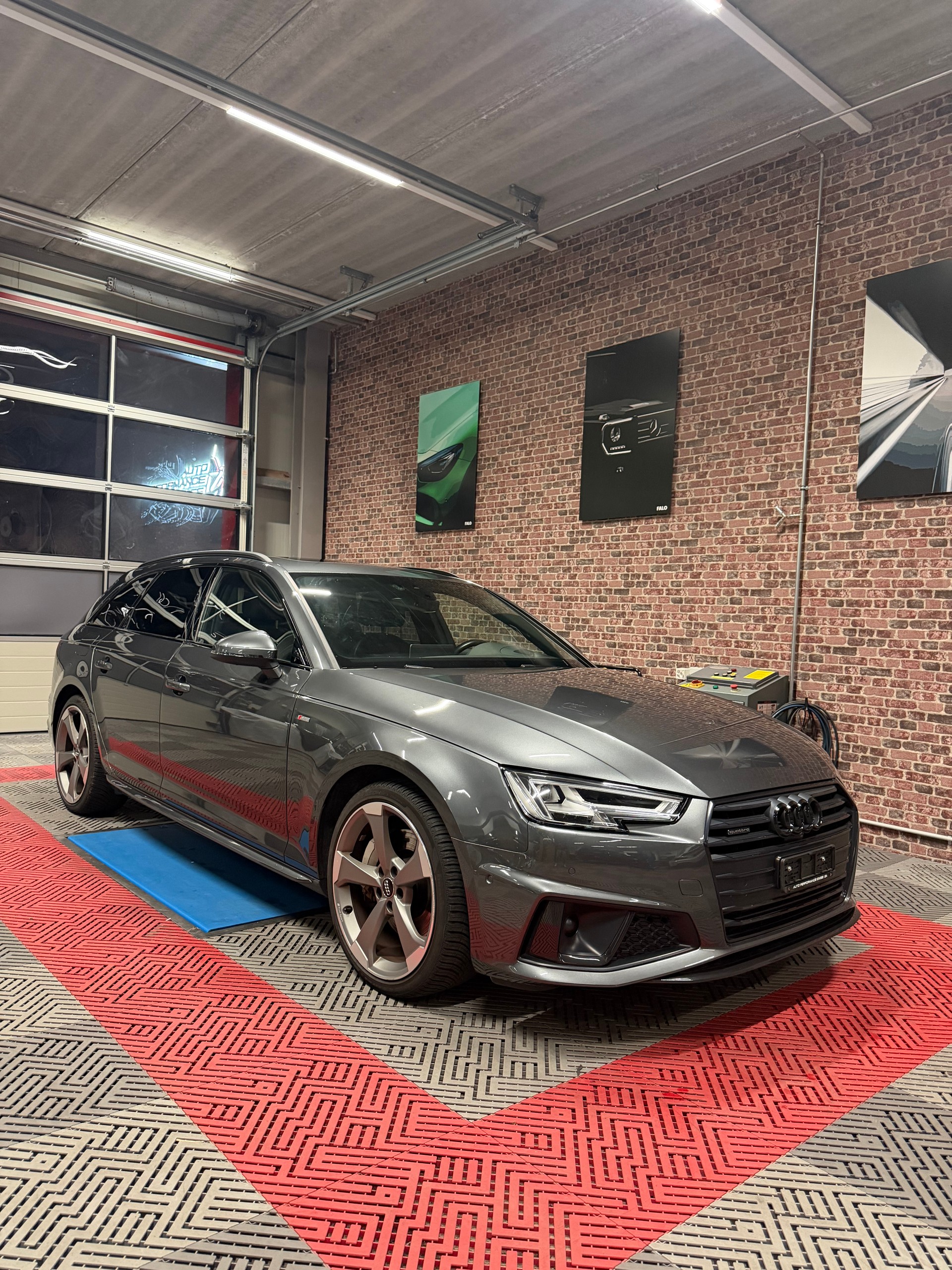 AUDI A4 Avant 45 TFSI SLINE S-tronic quattro-image-6