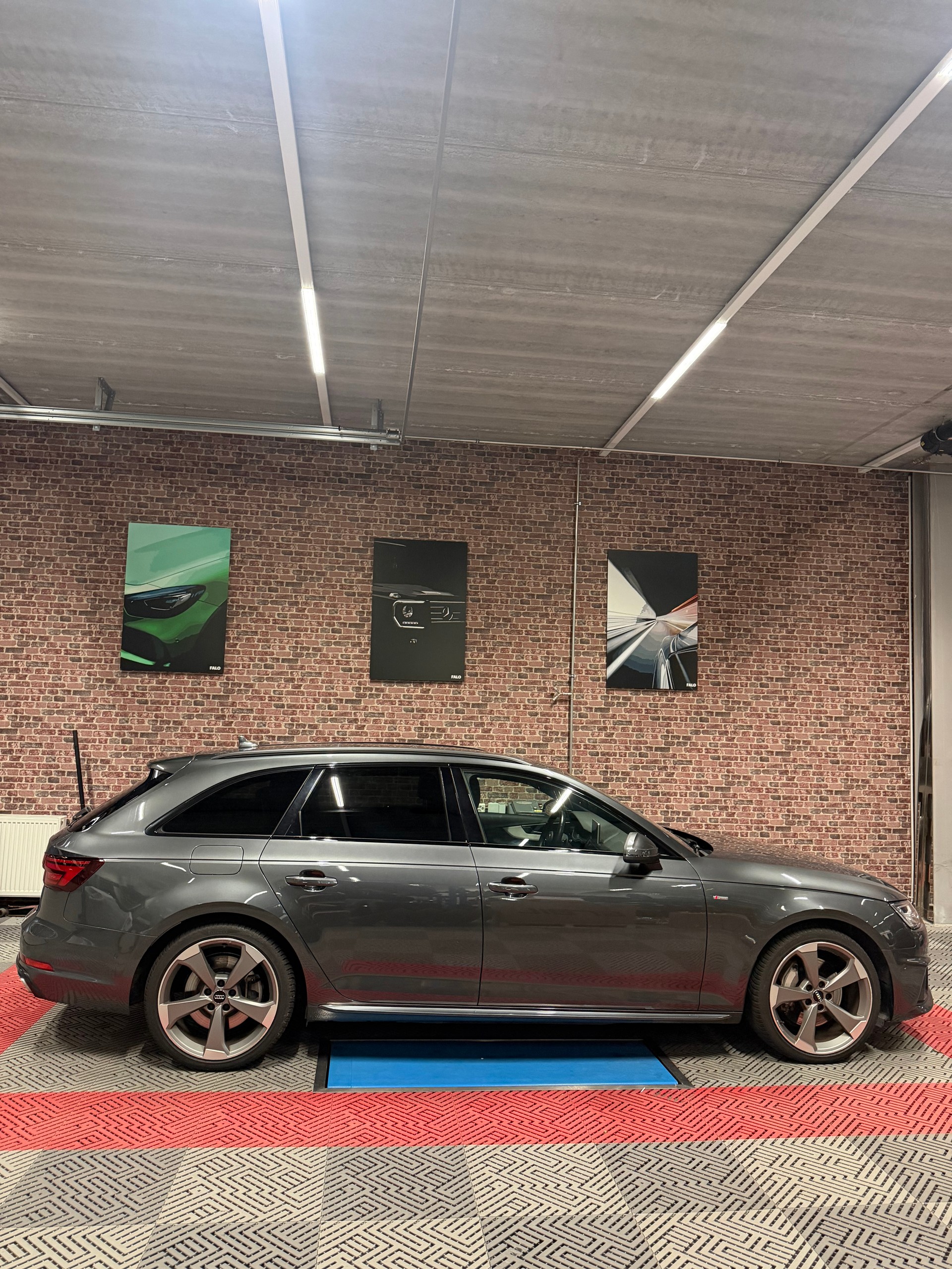 AUDI A4 Avant 45 TFSI SLINE S-tronic quattro-image-5