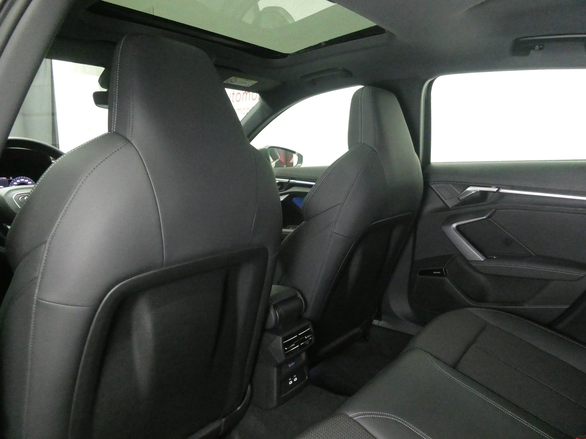 AUDI A3 Sportback 35 TFSI S Line S-tronic - Panorama - Matrix LED - Sportsitze - SONOS - 360° Kamera - 150 PS-image-9