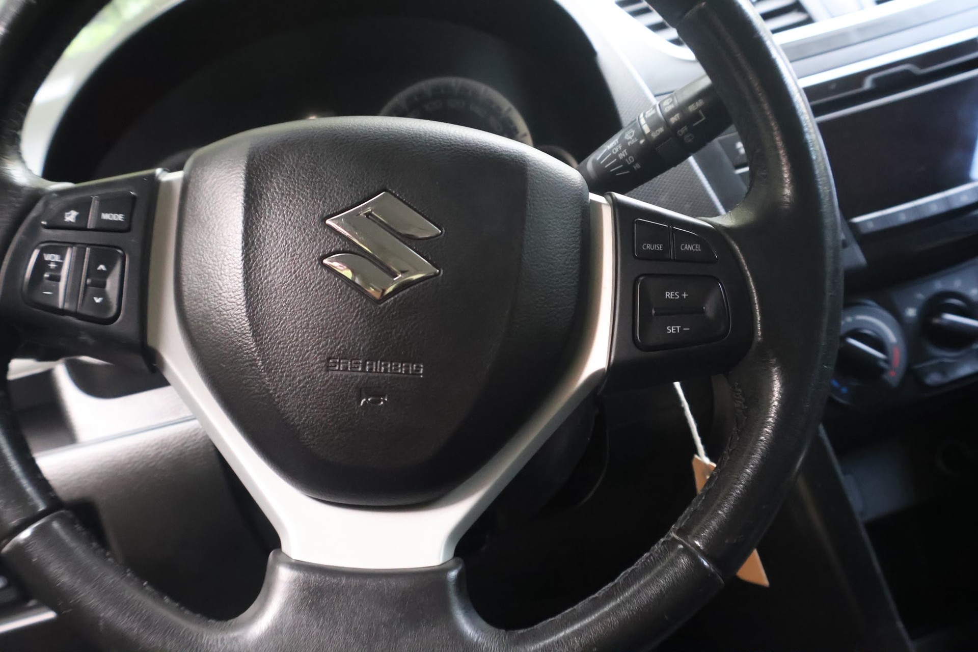 SUZUKI Swift 1.2i 16V Compact Top 4x4-image-9