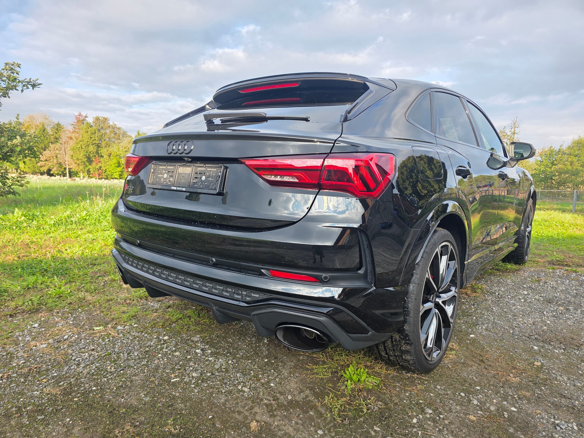 AUDI RS Q3 Sportback quattro-image-1
