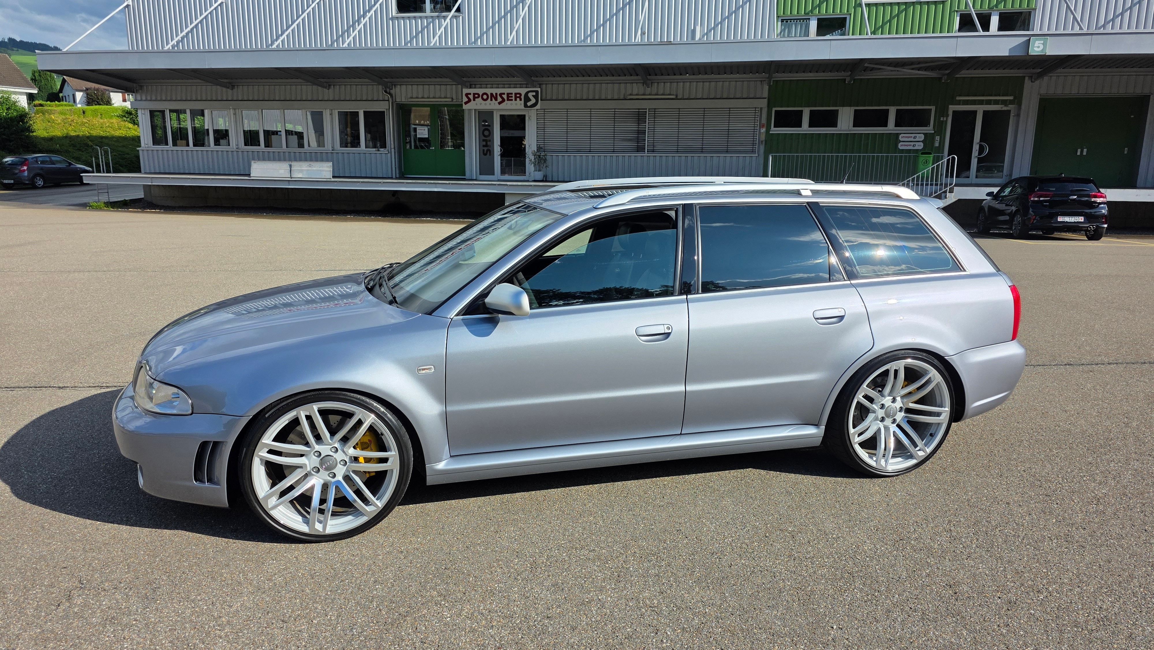 Car photo