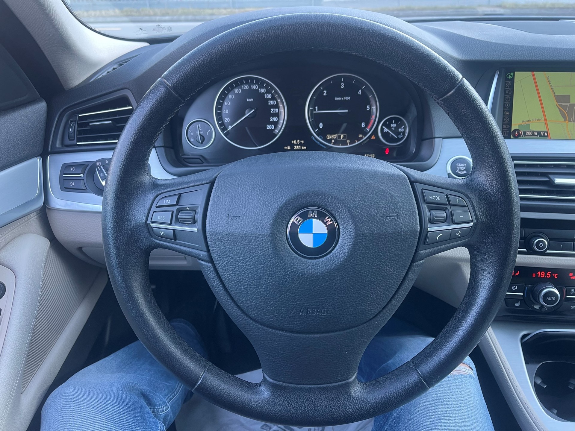 BMW 525d Touring xDrive Steptronic-image-10