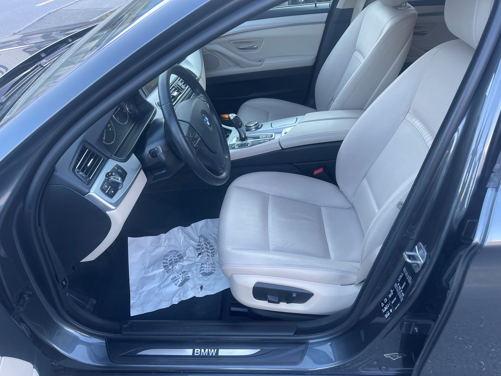 BMW 525d Touring xDrive Steptronic-image-7