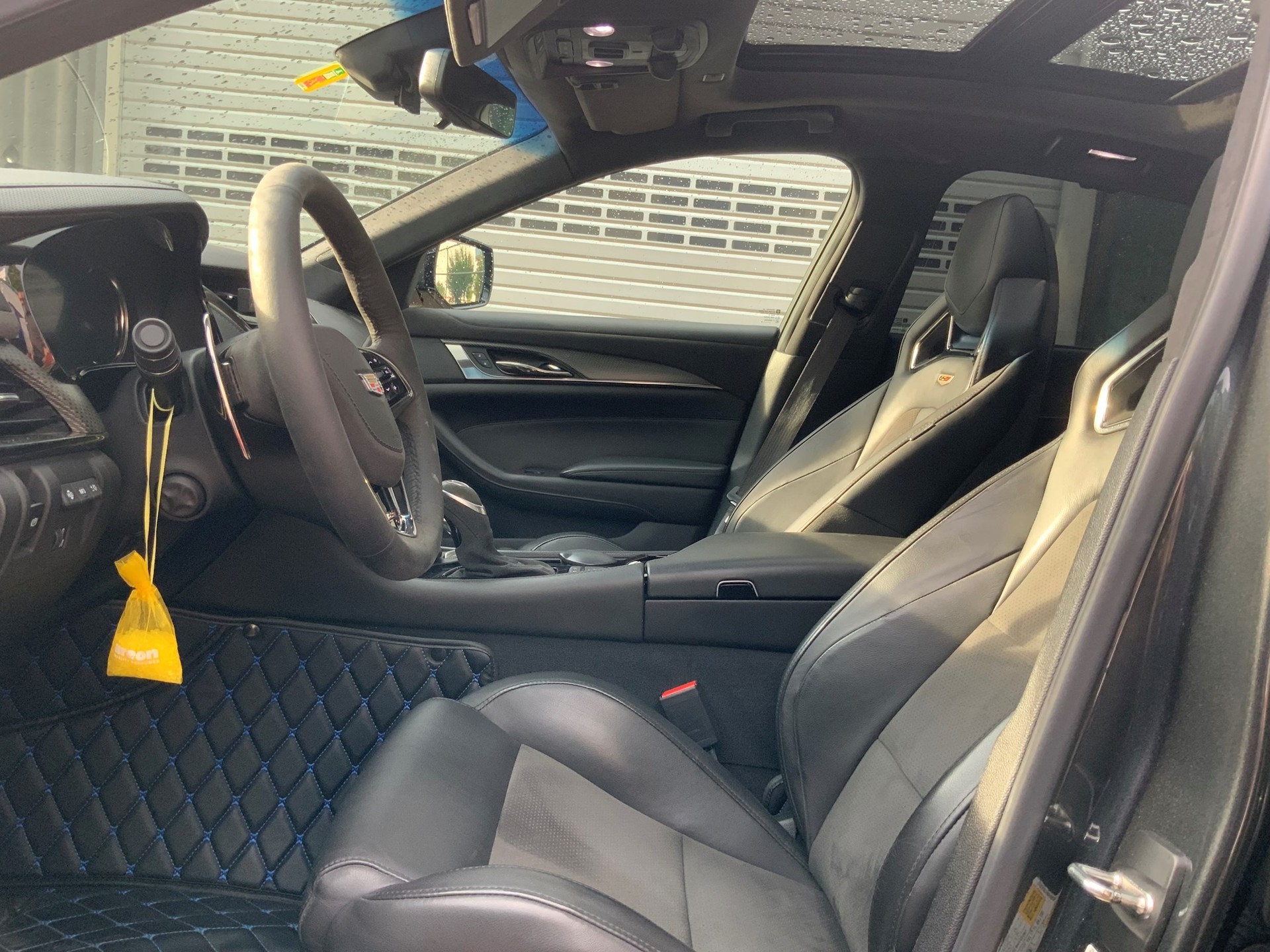CADILLAC CTS-V Sedan 6.2 Supercharged Automatic-image-22