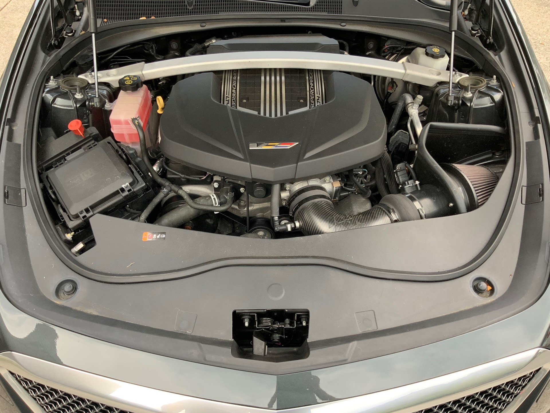 CADILLAC CTS-V Sedan 6.2 Supercharged Automatic-image-9