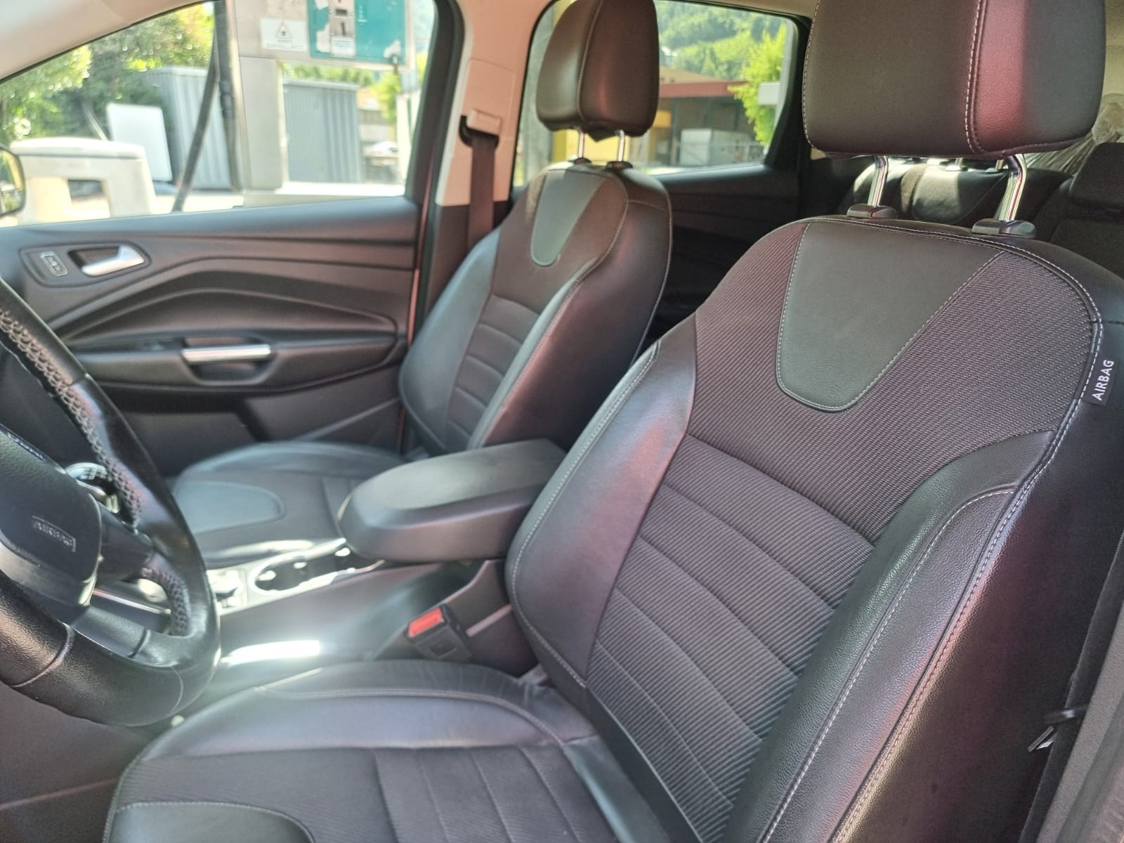 FORD Kuga 2.0 TDCi Carving 4WD-image-5