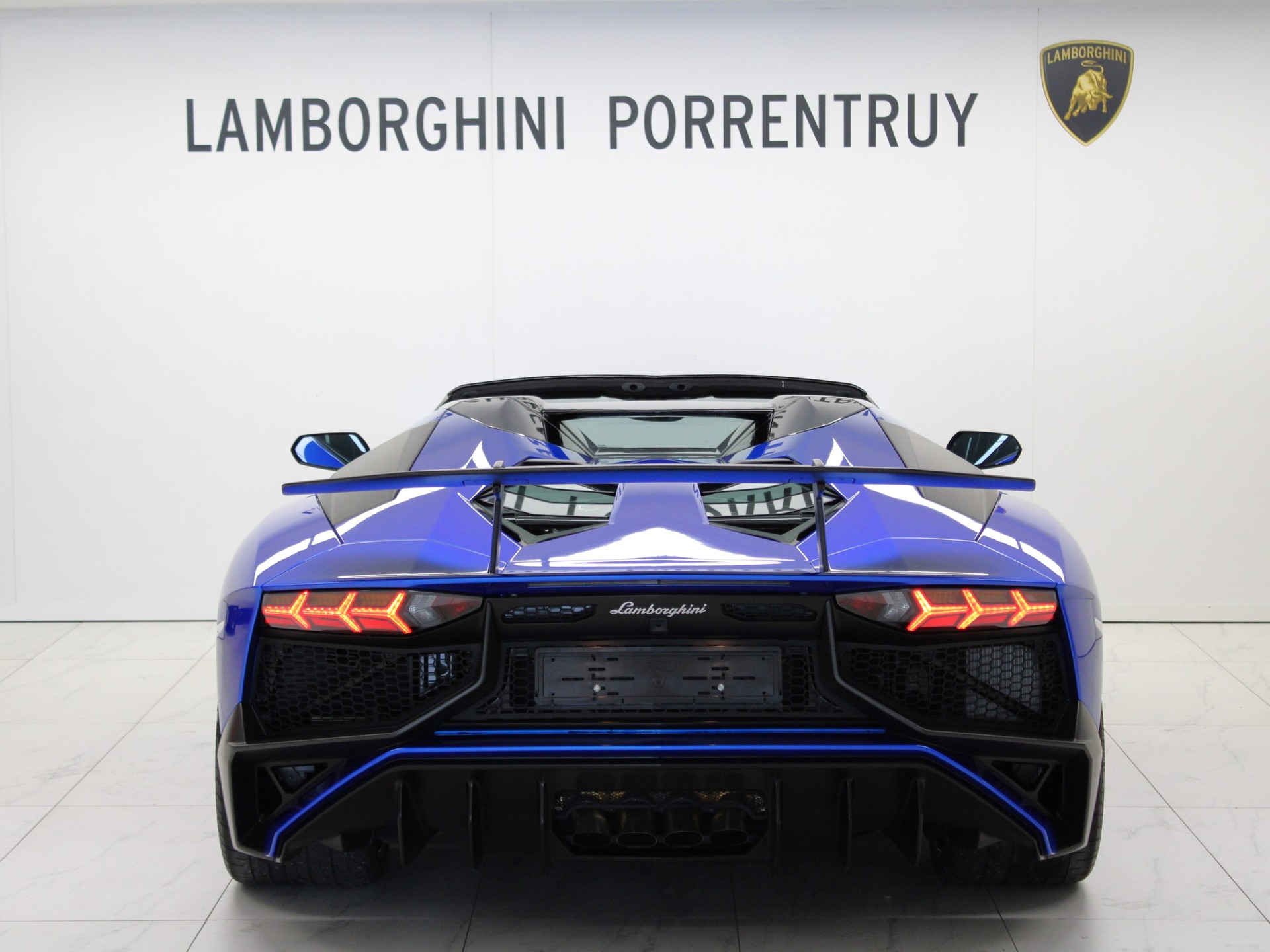 LAMBORGHINI Aventador LP750-4 Superveloce Roadster E-Gear-image-3