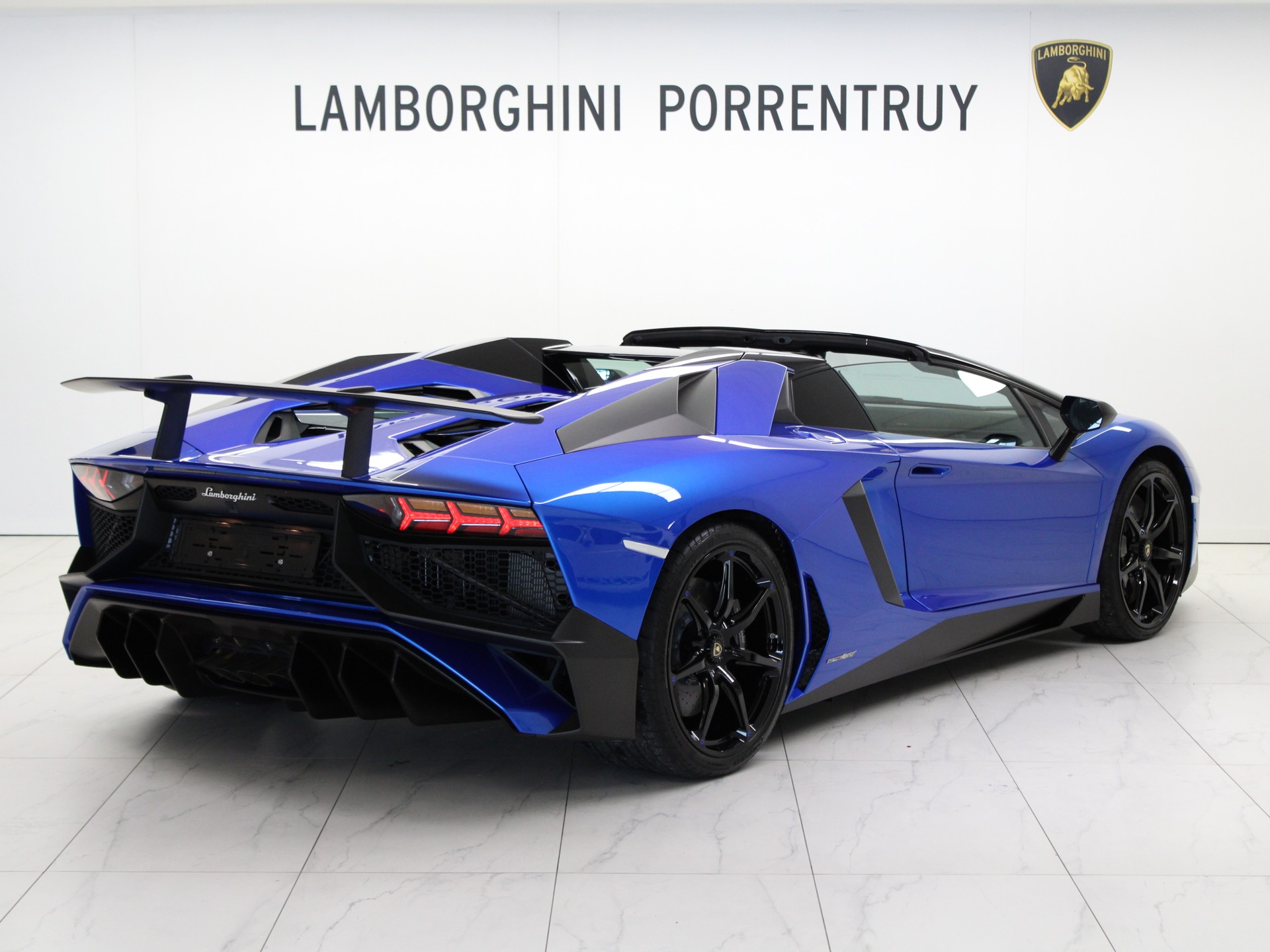 LAMBORGHINI Aventador LP750-4 Superveloce Roadster E-Gear-image-2