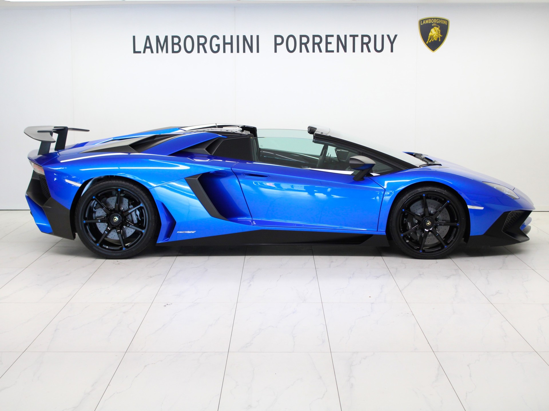 LAMBORGHINI Aventador LP750-4 Superveloce Roadster E-Gear-image-1