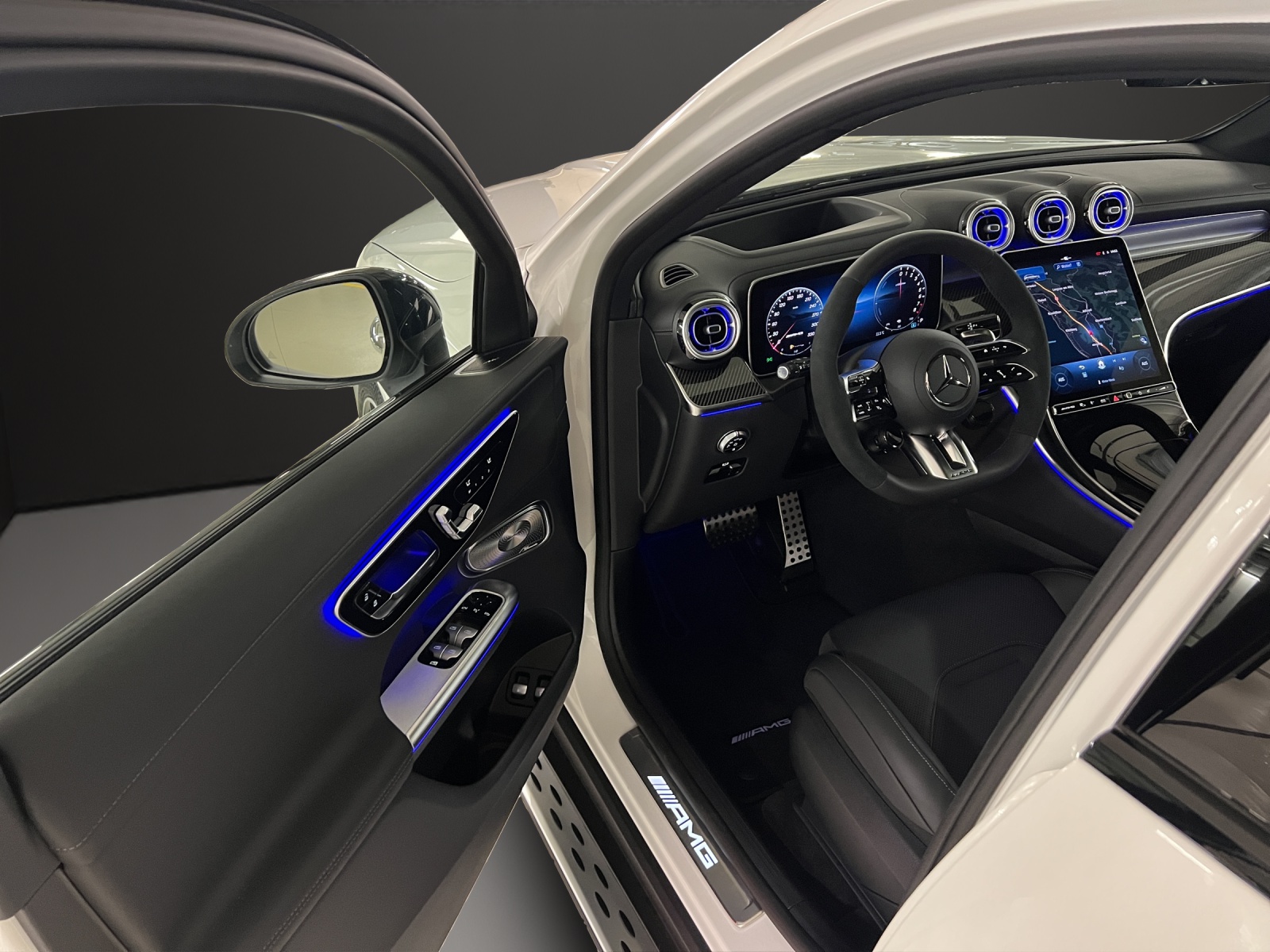 MERCEDES-BENZ GLC AMG 63 S e Performance 9G-Tronic-image-11