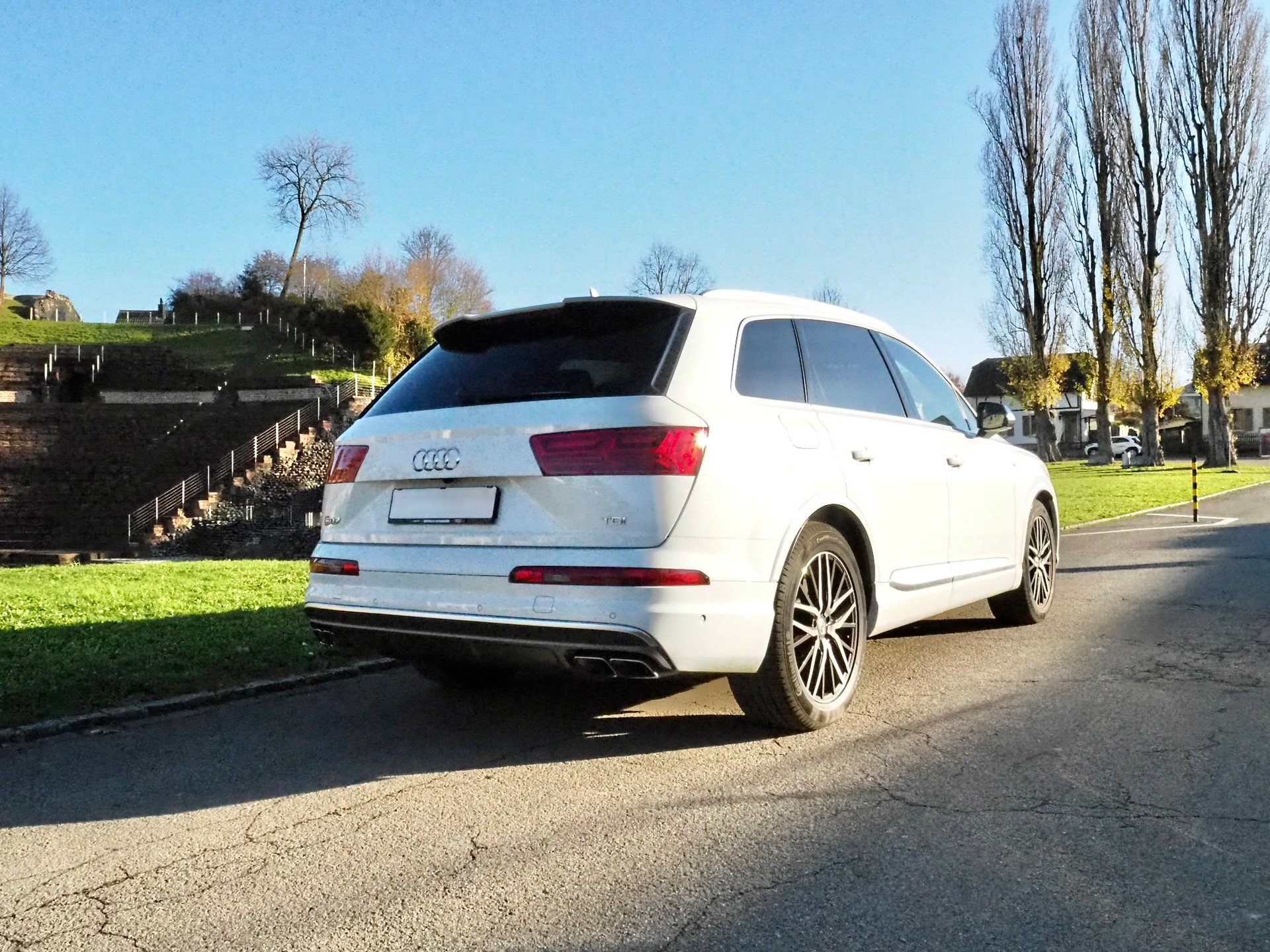 AUDI SQ7 4.0 TDI quattro tiptronic-image-4
