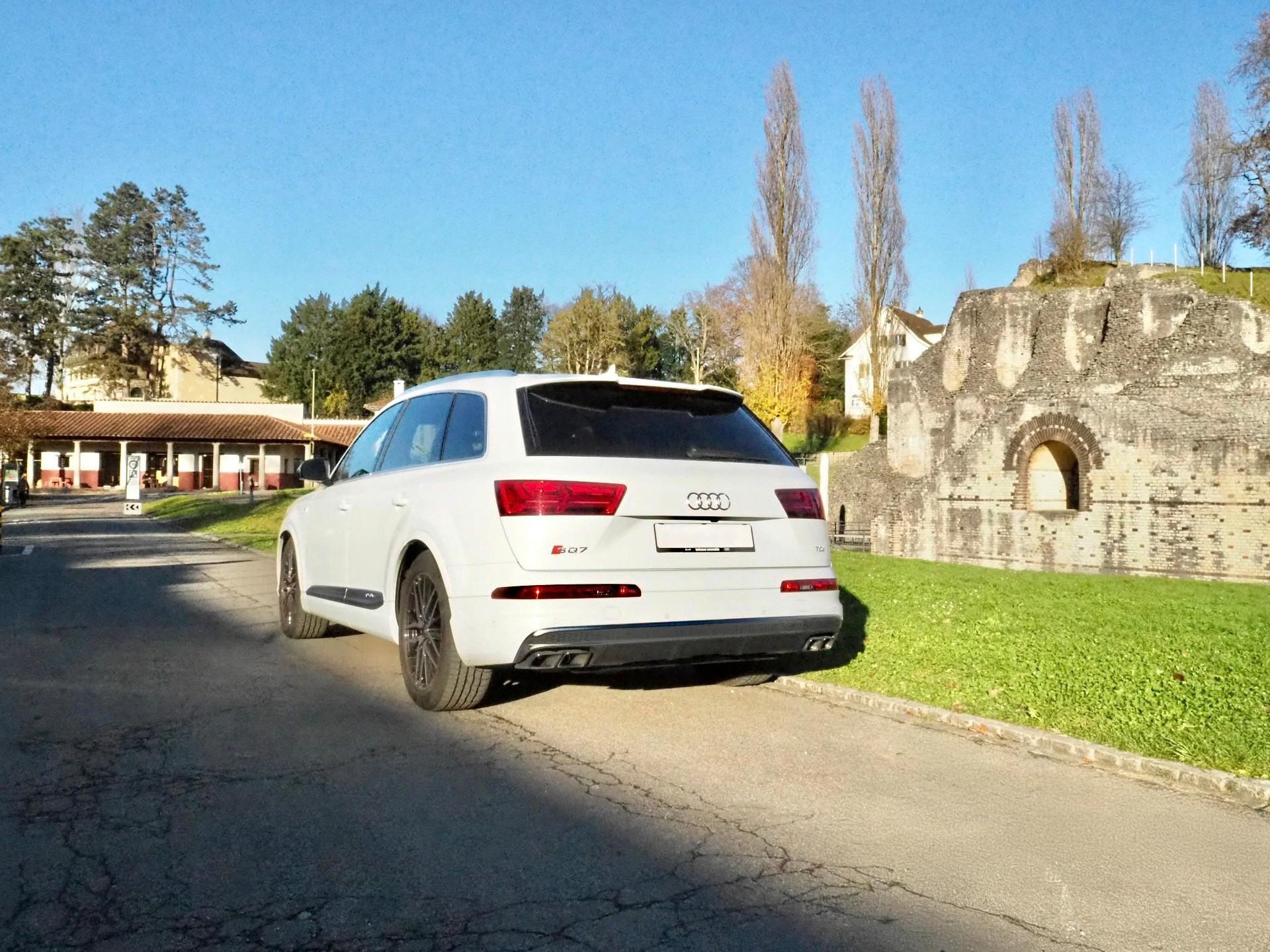 AUDI SQ7 4.0 TDI quattro tiptronic-image-7