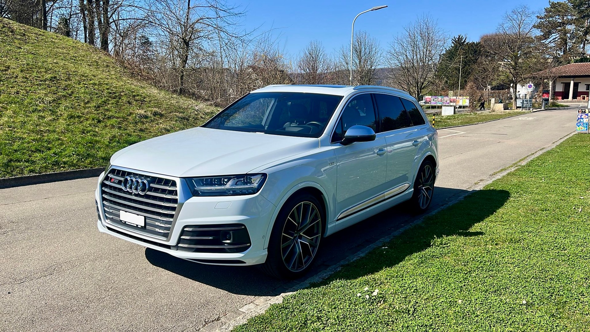 AUDI SQ7 4.0 TDI quattro tiptronic-image-9