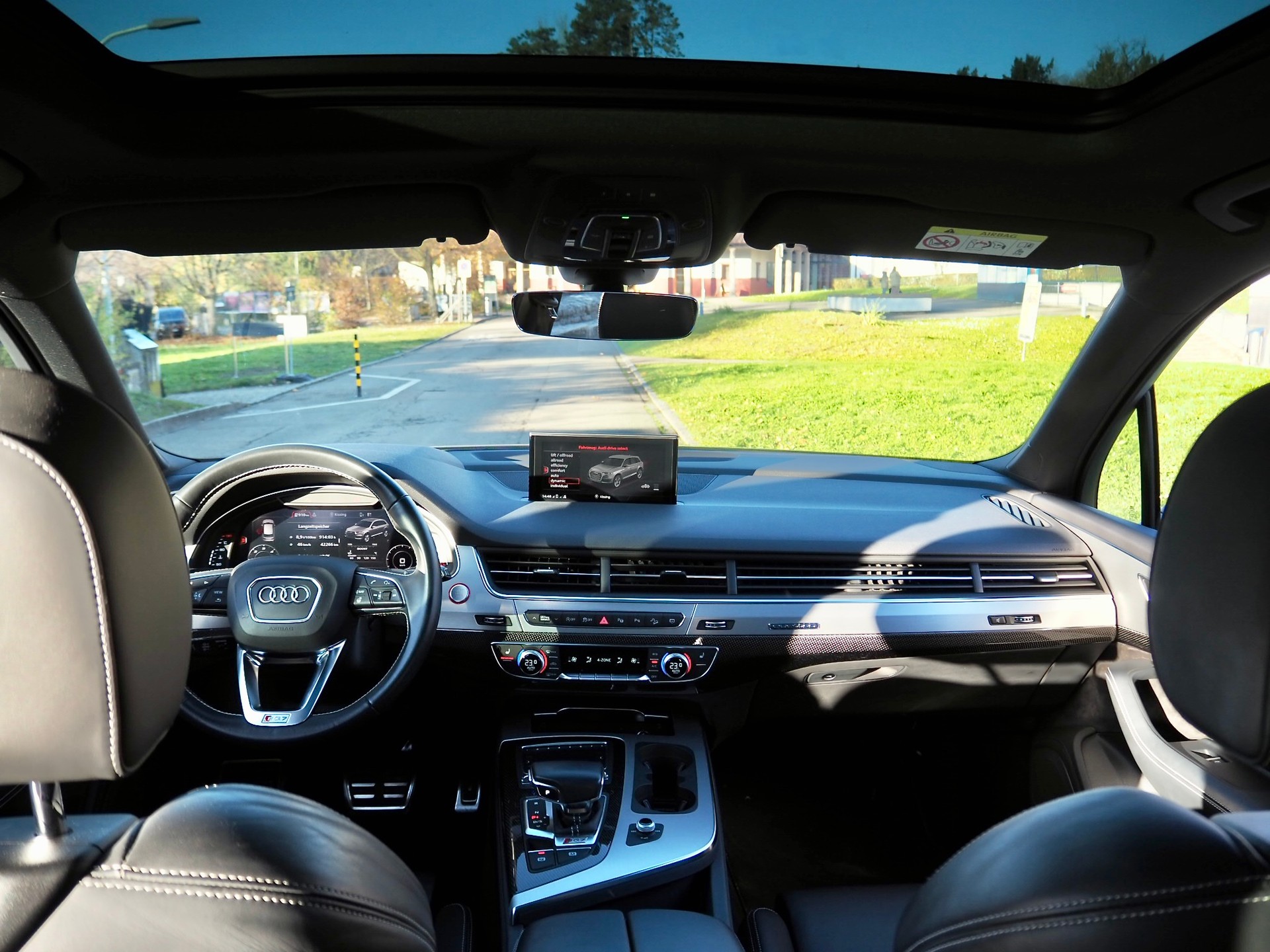AUDI SQ7 4.0 TDI quattro tiptronic-image-12