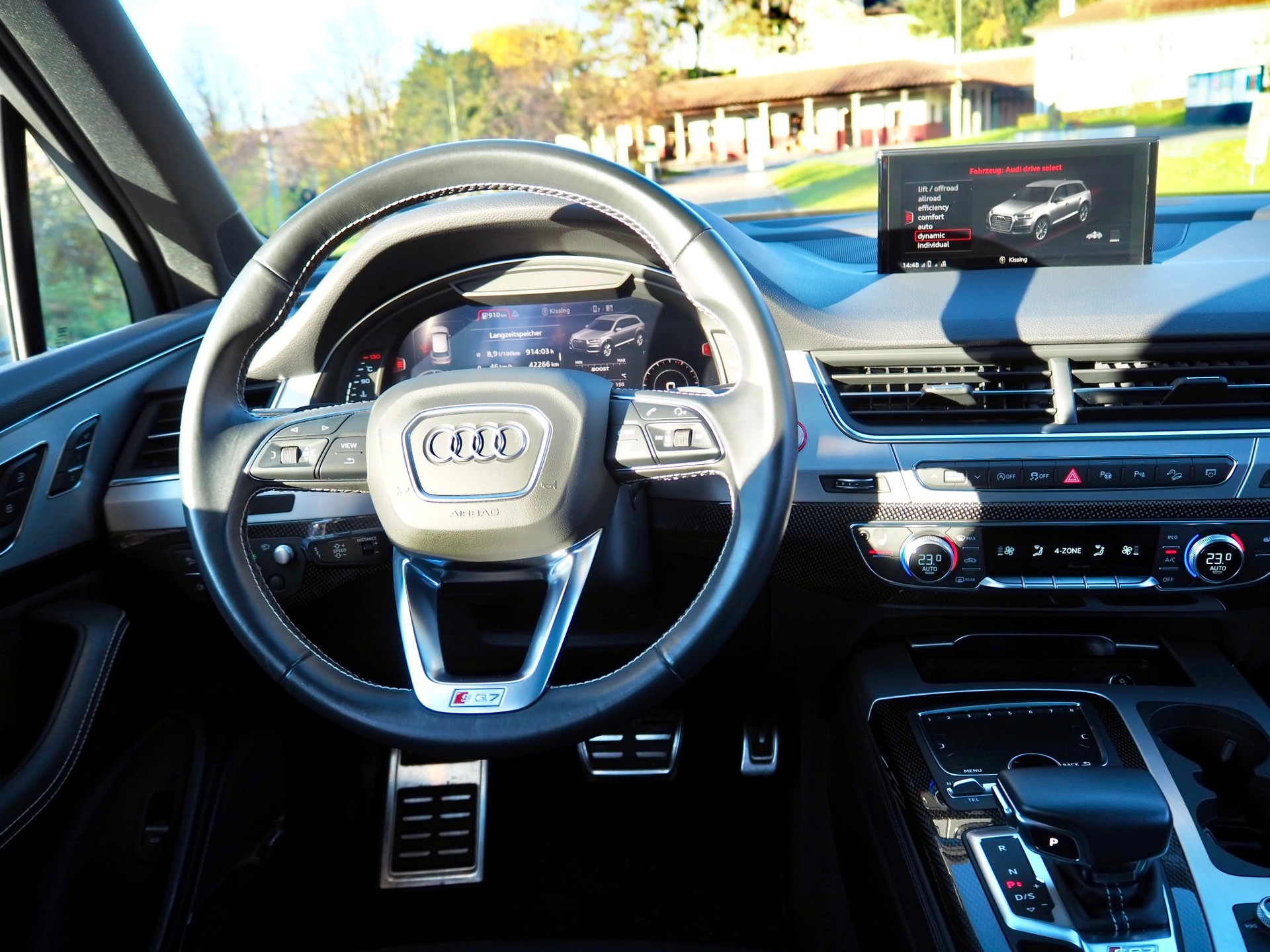 AUDI SQ7 4.0 TDI quattro tiptronic-image-11