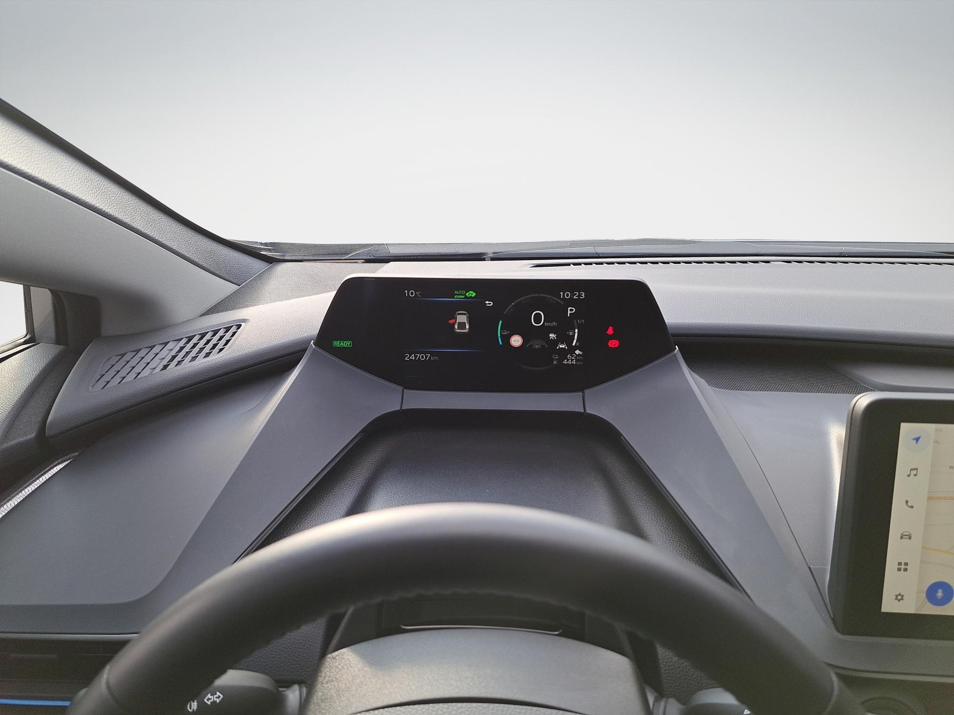 TOYOTA Prius 2.0 Plug-In-Hybrid Style-image-10