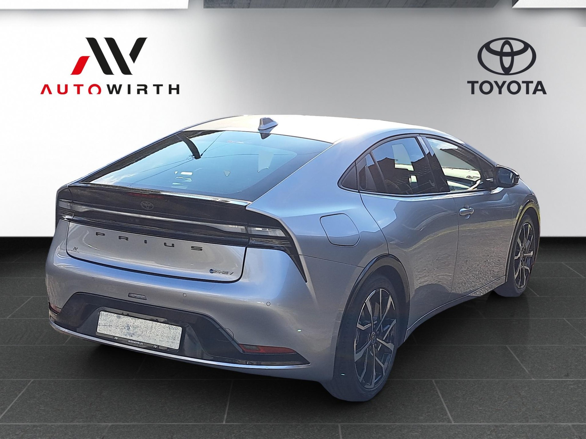 TOYOTA Prius 2.0 Plug-In-Hybrid Style-image-4