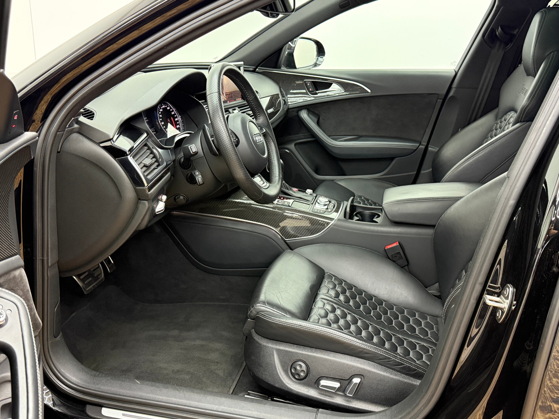 AUDI RS6 Avant 4.0 TFSI V8 quattro Tiptronic-image-16