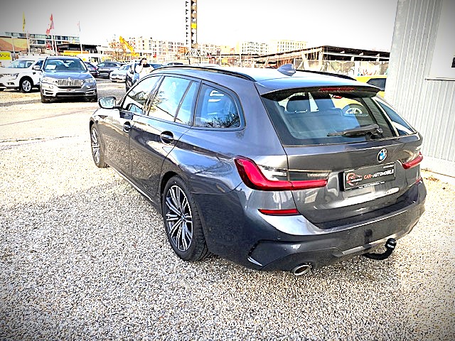 BMW 330i Touring M Sport-showroom-element-3