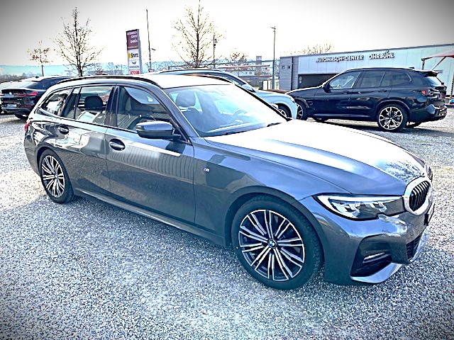 BMW 330i Touring M Sport-image-15
