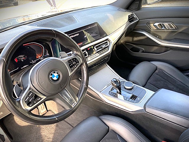 BMW 330i Touring M Sport-image-5