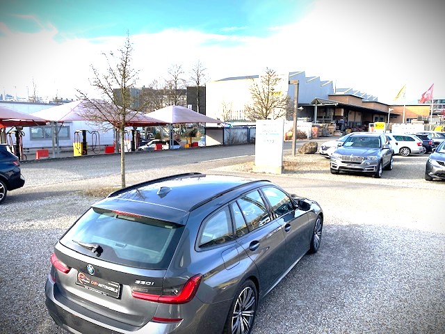 BMW 330i Touring M Sport-image-19