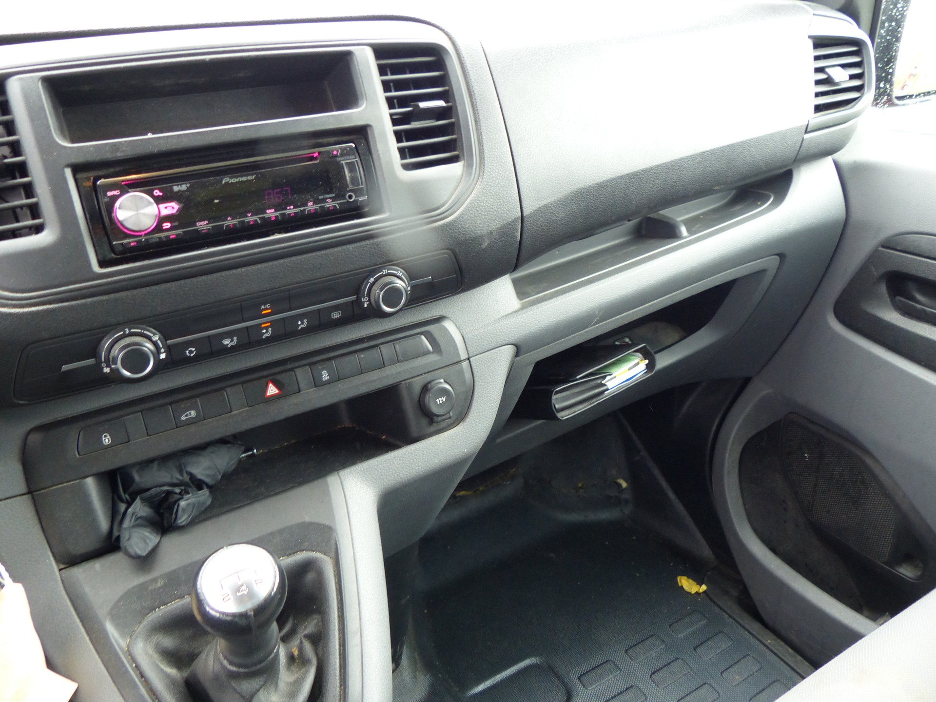 TOYOTA Proace 1.6D Panel Van L2 Terra-showroom-element-3