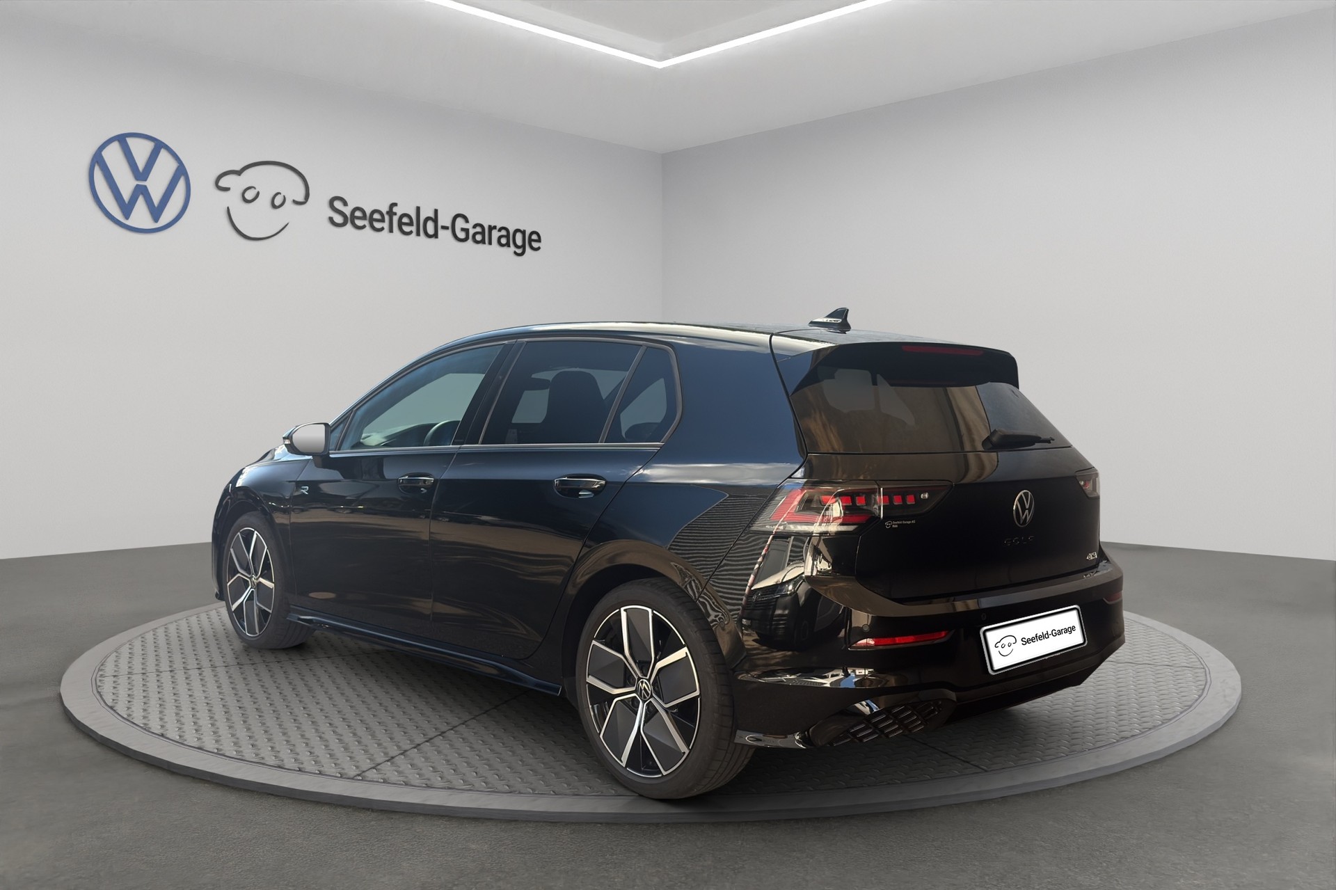 VW Golf 1.5 e TSI mHEV R-Line DSG-image-3