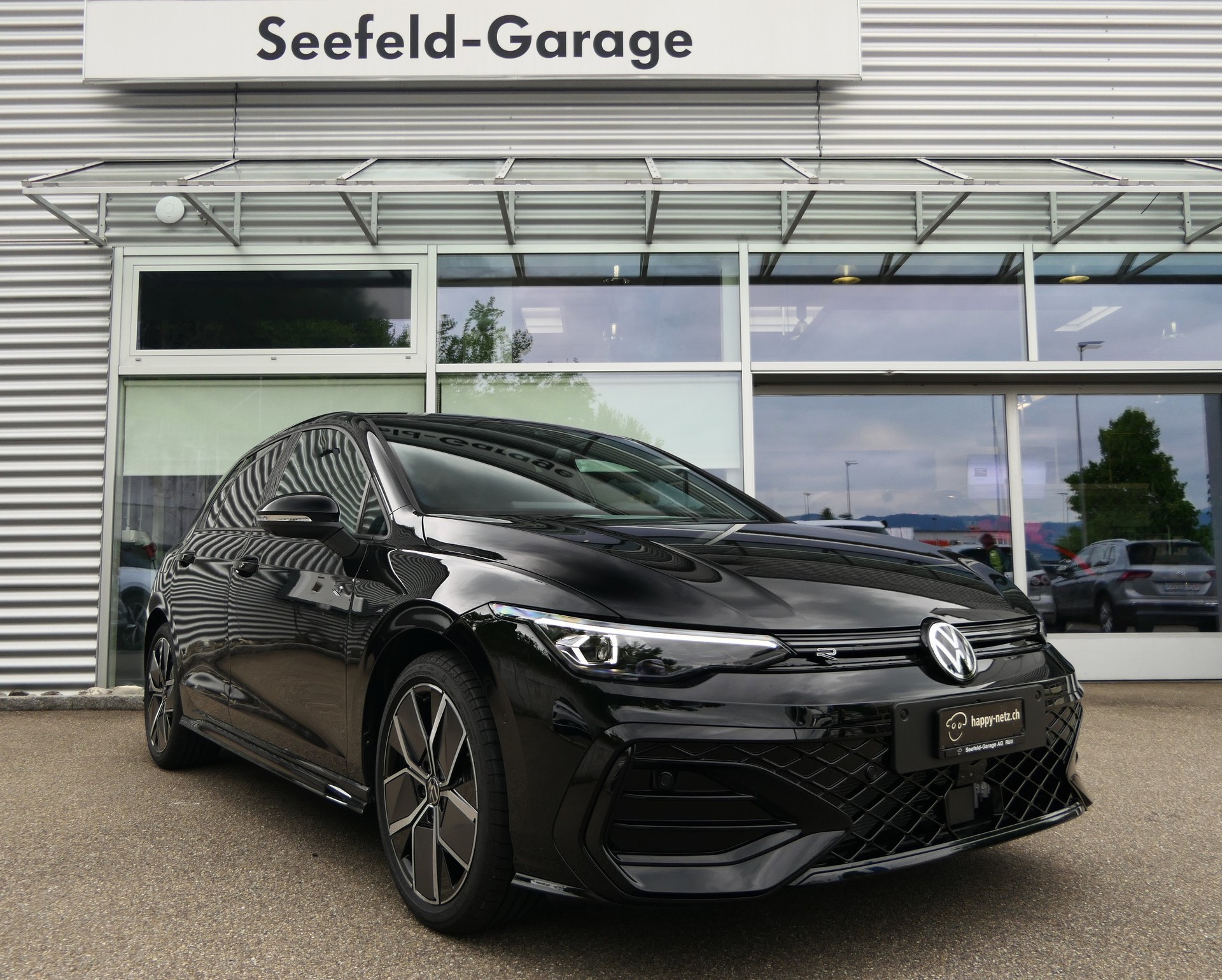 VW Golf 1.5 e TSI mHEV R-Line DSG-image-0