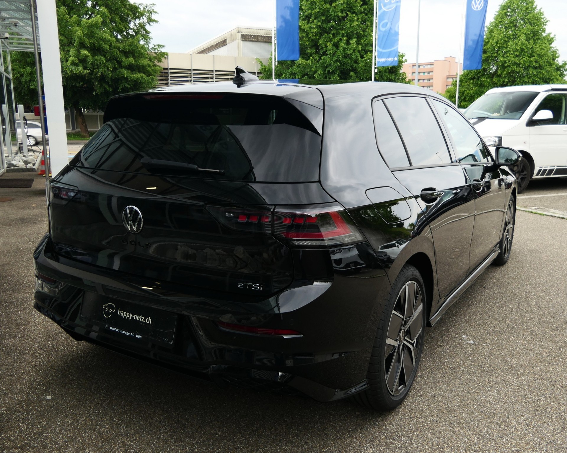 VW Golf 1.5 e TSI mHEV R-Line DSG-image-4