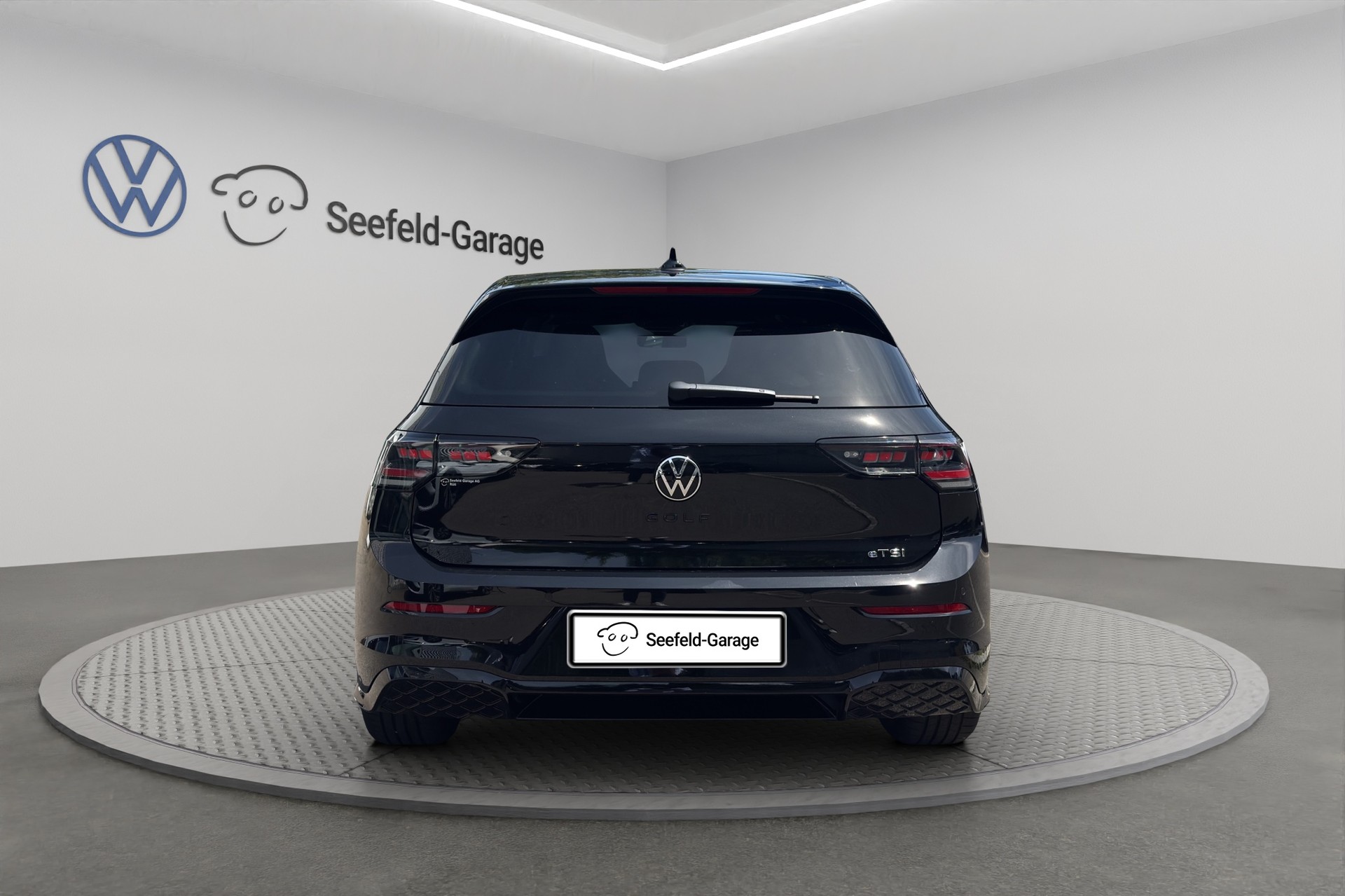 VW Golf 1.5 e TSI mHEV R-Line DSG-image-4