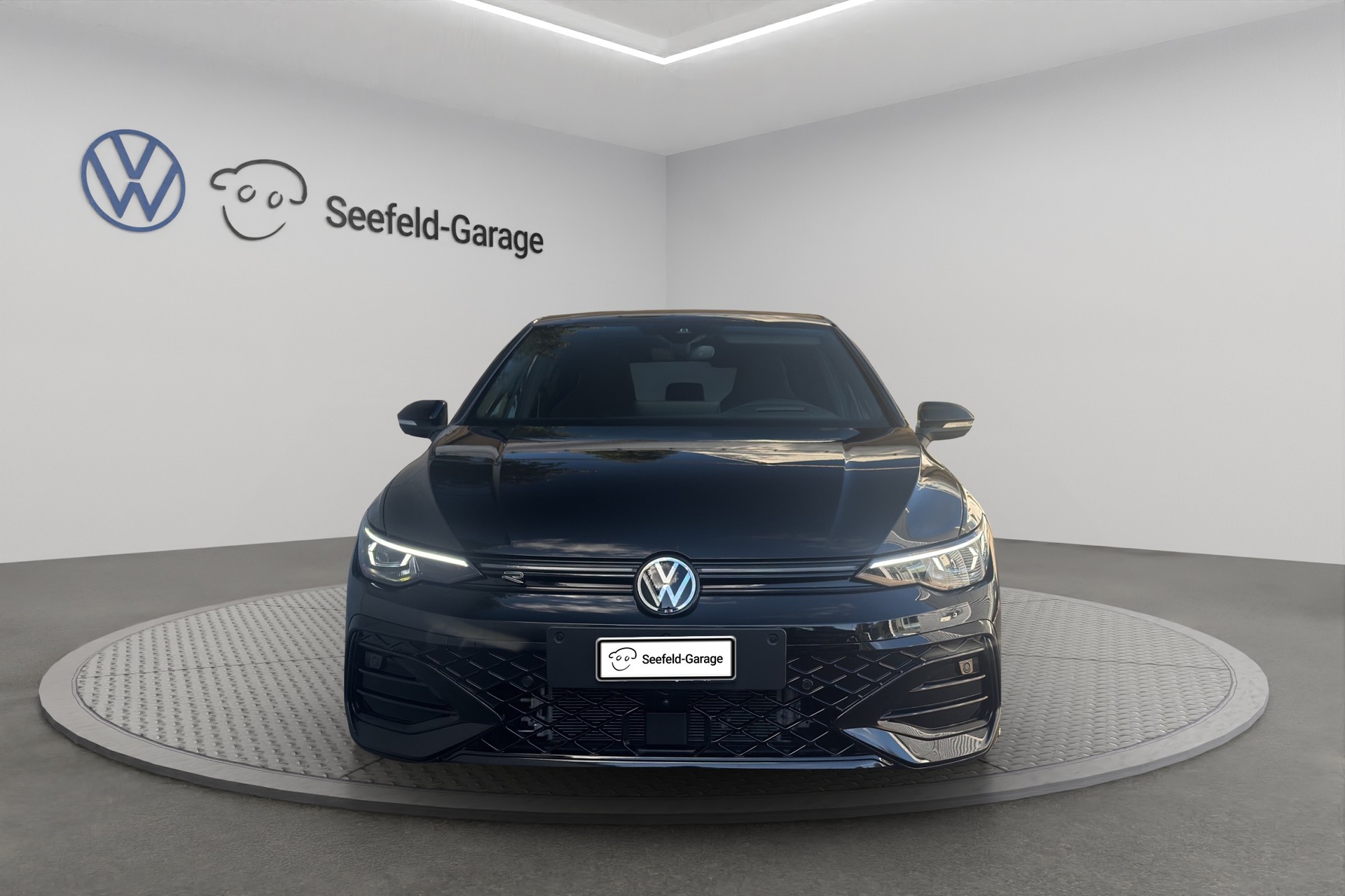 VW Golf 1.5 e TSI mHEV R-Line DSG-image-1