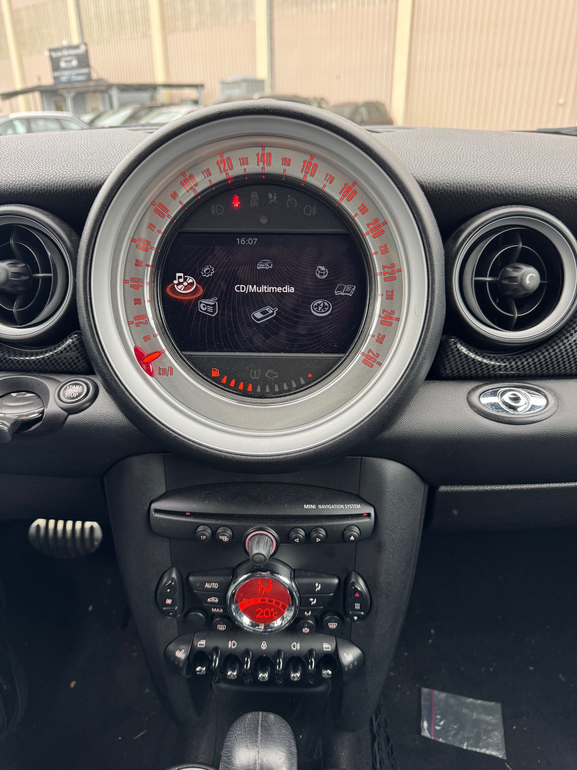 MINI Cooper SD Roadster Steptronic-image-11