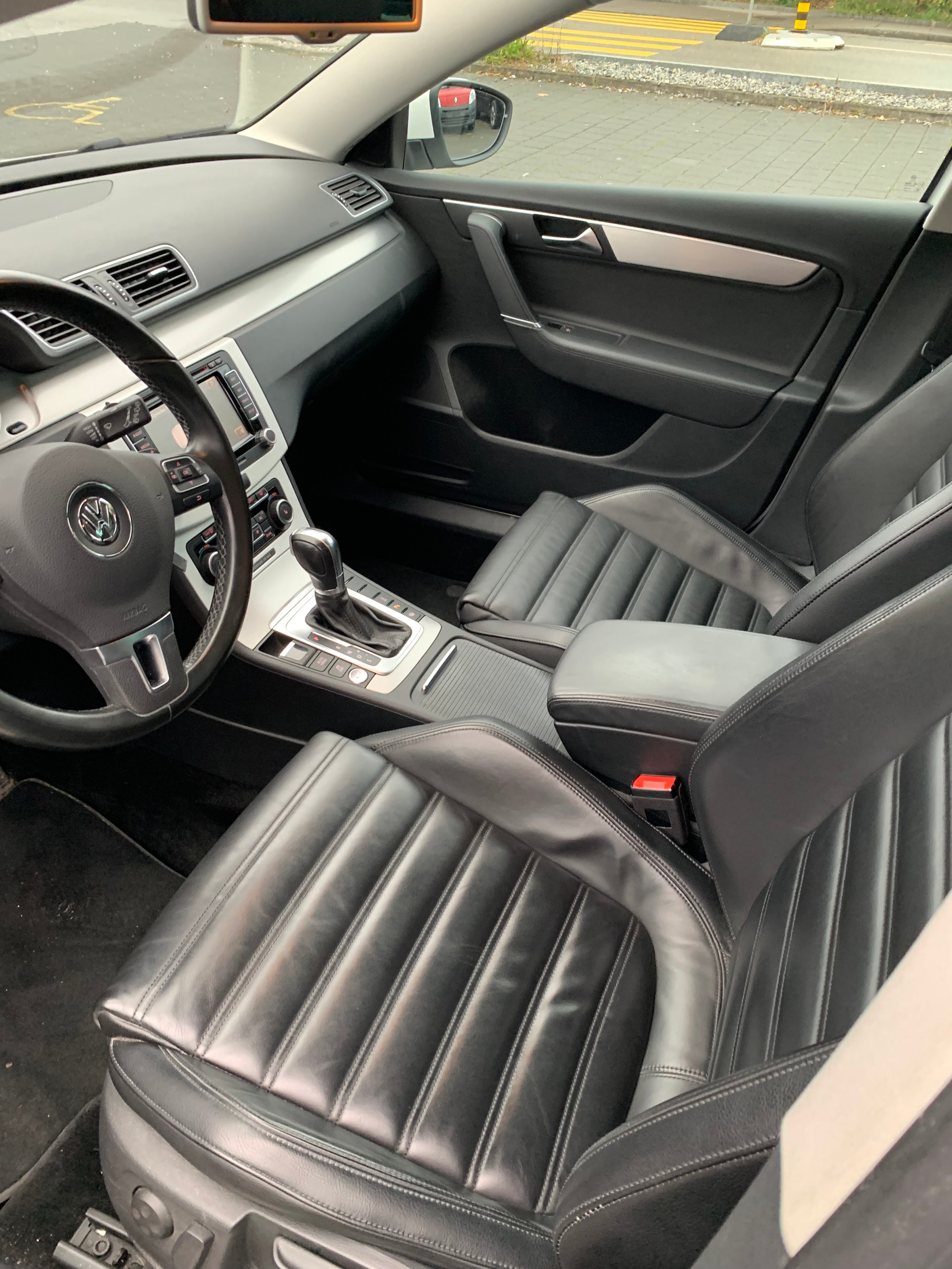 VW Passat Variant 1.4 EcoFuel Highline DSG-image-9