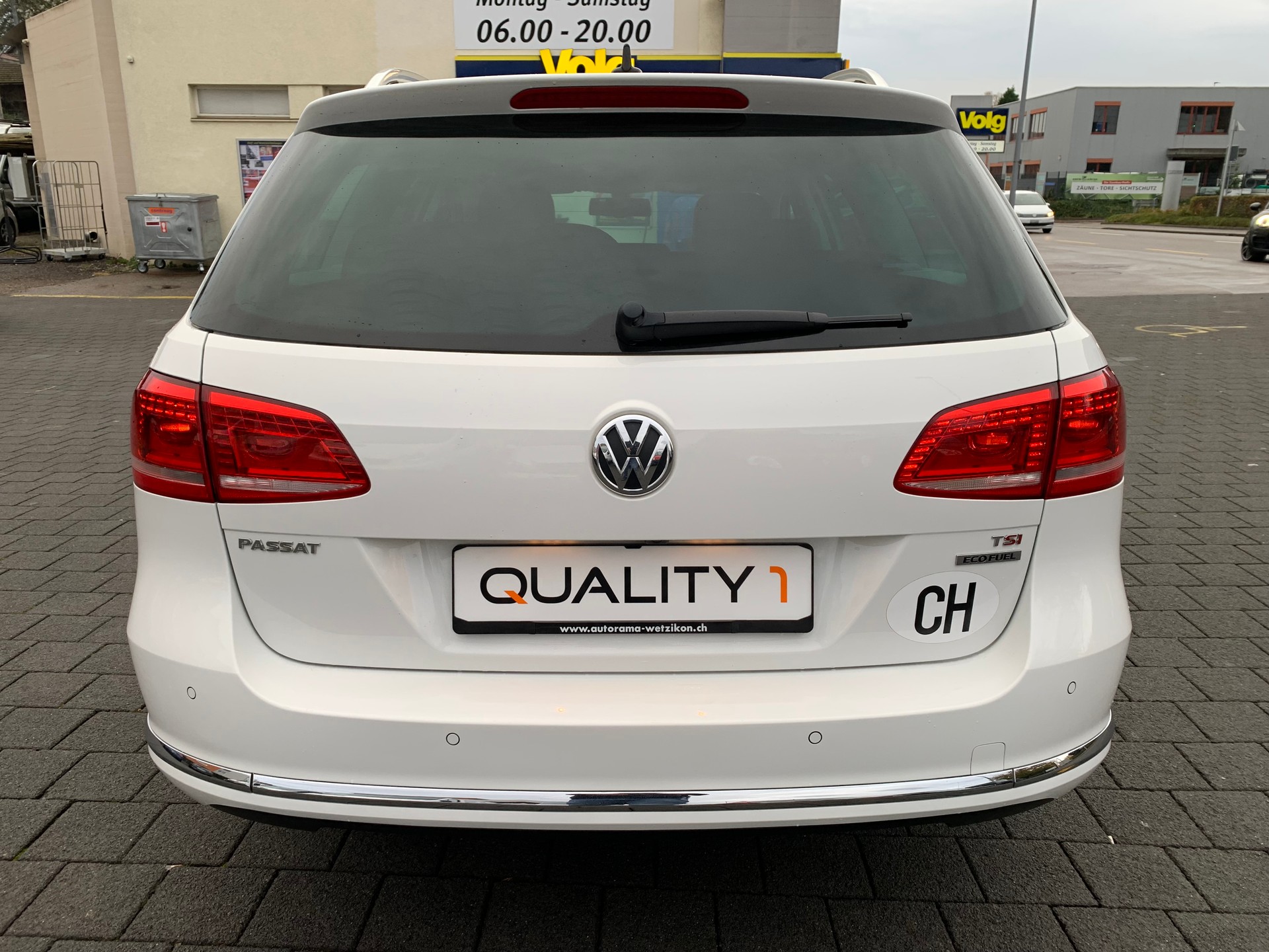 VW Passat Variant 1.4 EcoFuel Highline DSG-image-5