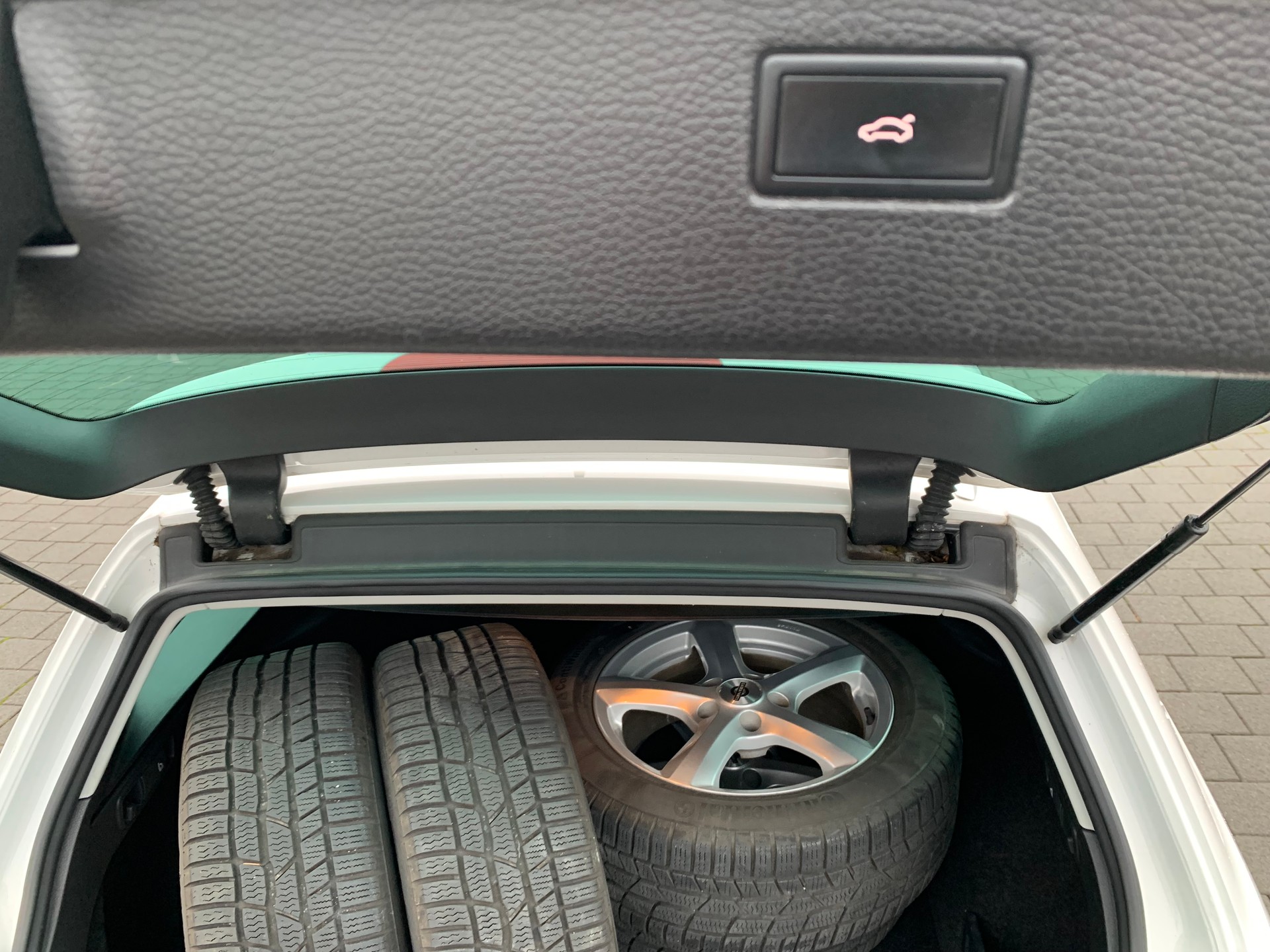 VW Passat Variant 1.4 EcoFuel Highline DSG-image-7