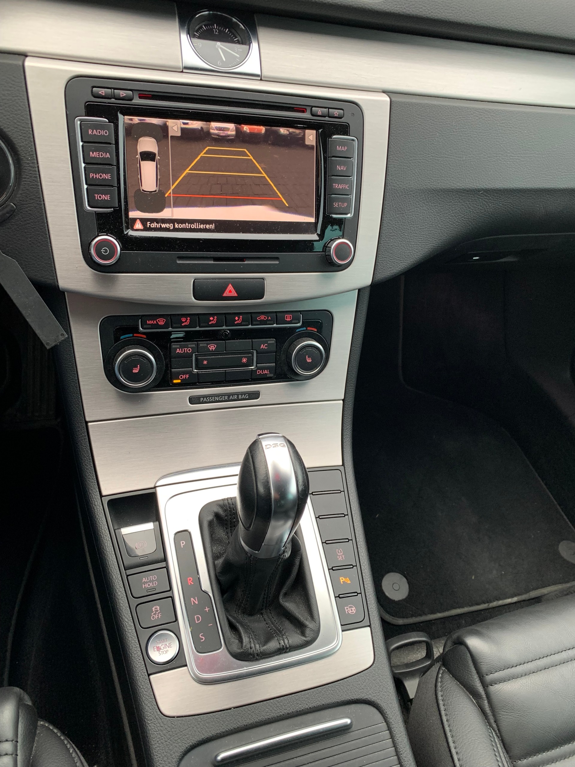 VW Passat Variant 1.4 EcoFuel Highline DSG-image-11