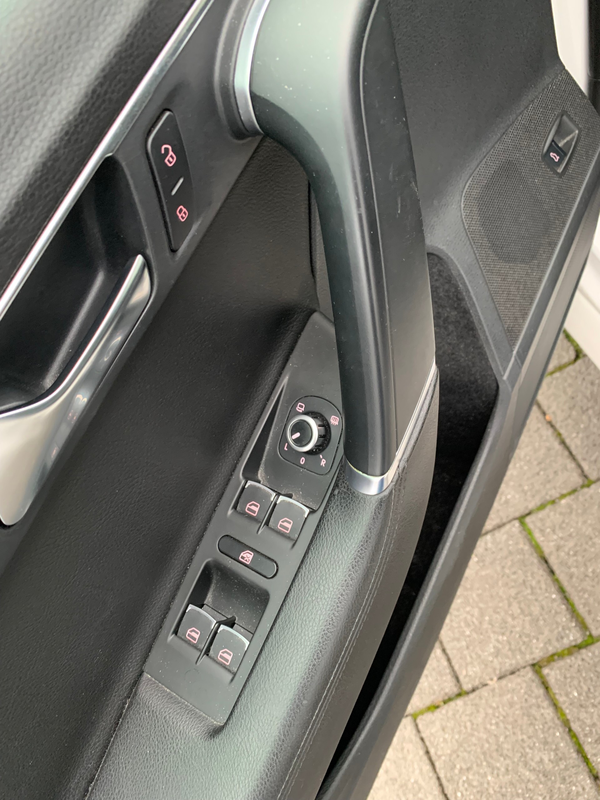 VW Passat Variant 1.4 EcoFuel Highline DSG-image-10