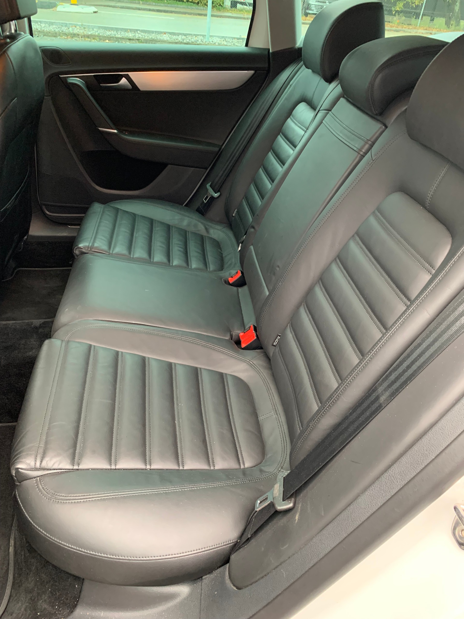 VW Passat Variant 1.4 EcoFuel Highline DSG-image-8