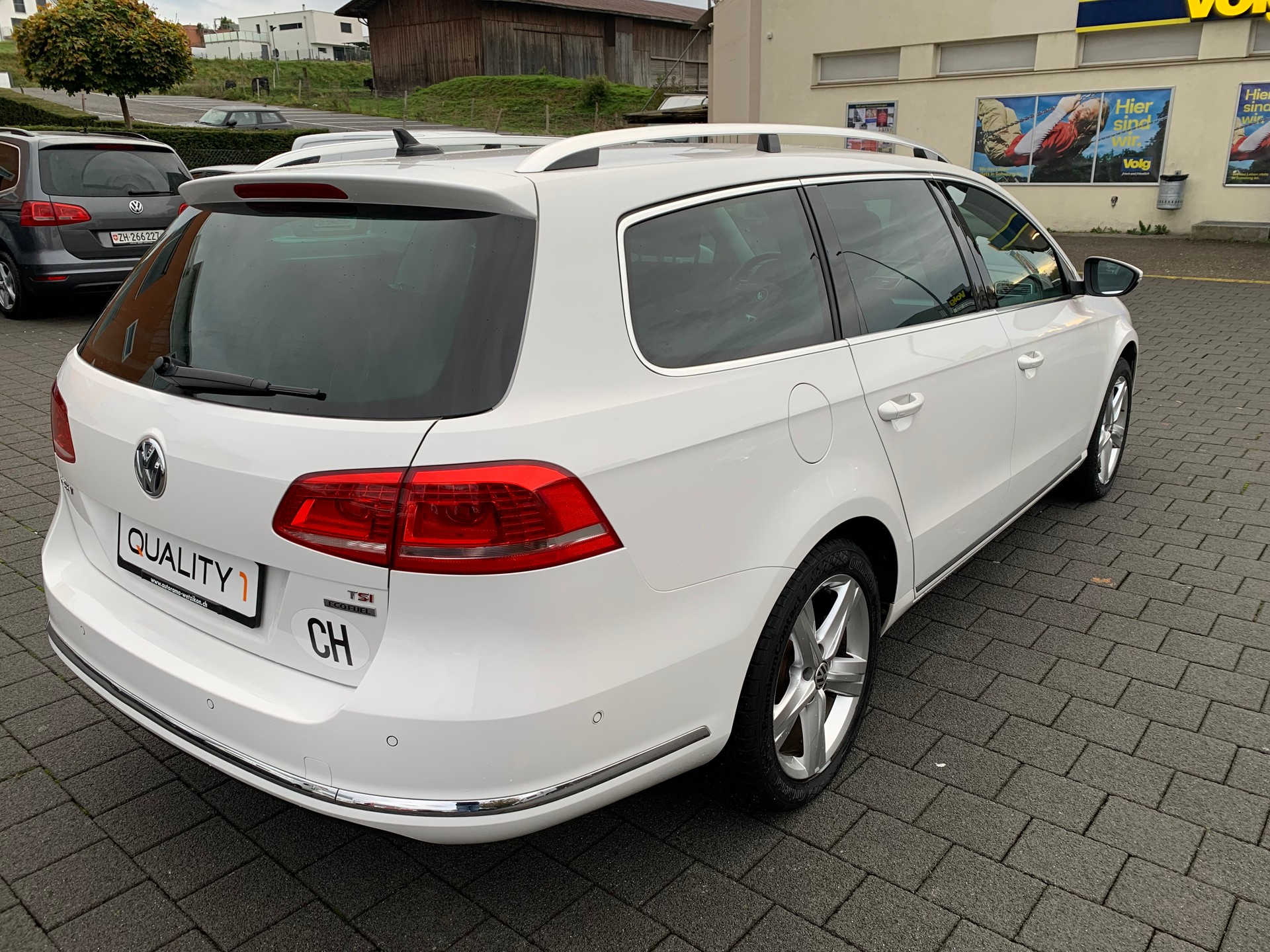 VW Passat Variant 1.4 EcoFuel Highline DSG-image-3