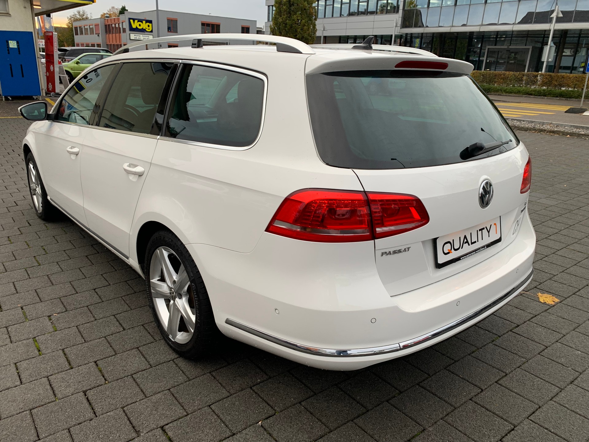 VW Passat Variant 1.4 EcoFuel Highline DSG-image-2