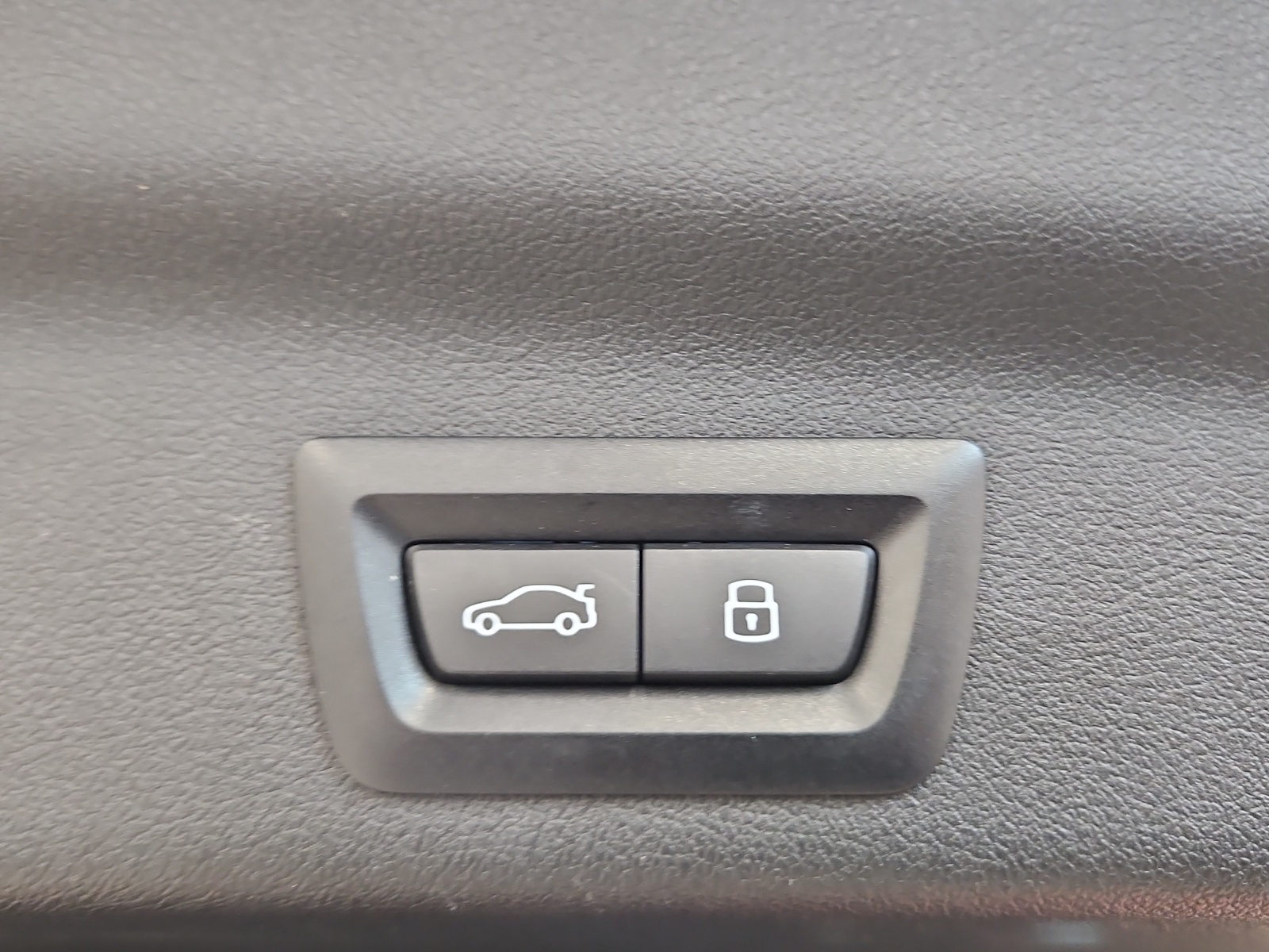 BMW X1 sDrive 18i xLine-image-15