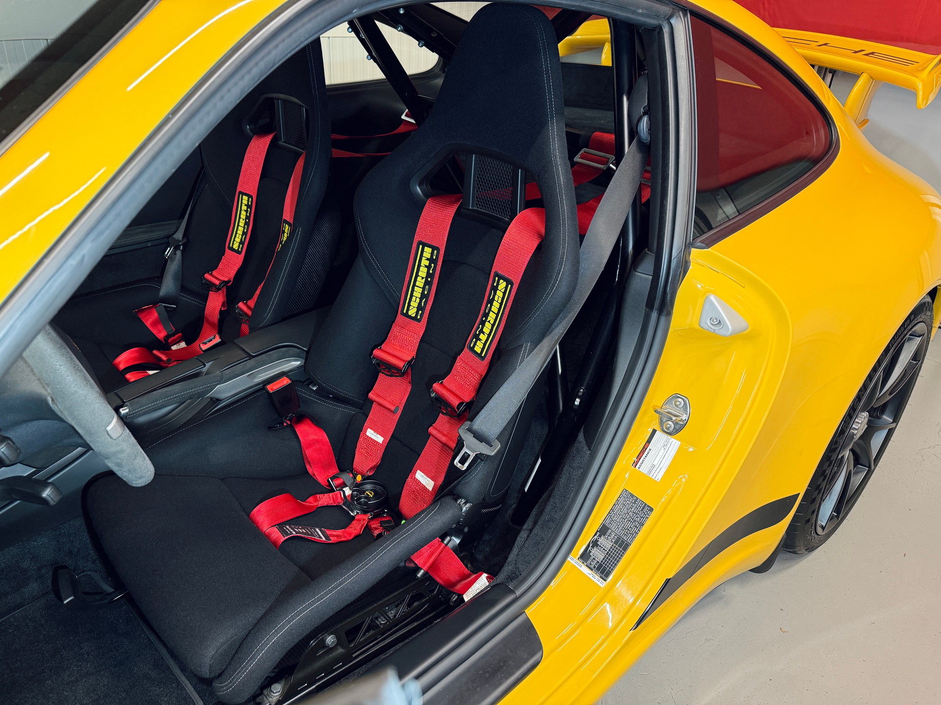 PORSCHE 911 997.2 3.8 GT3 003 Clubsport „Speedgelb“-image-5