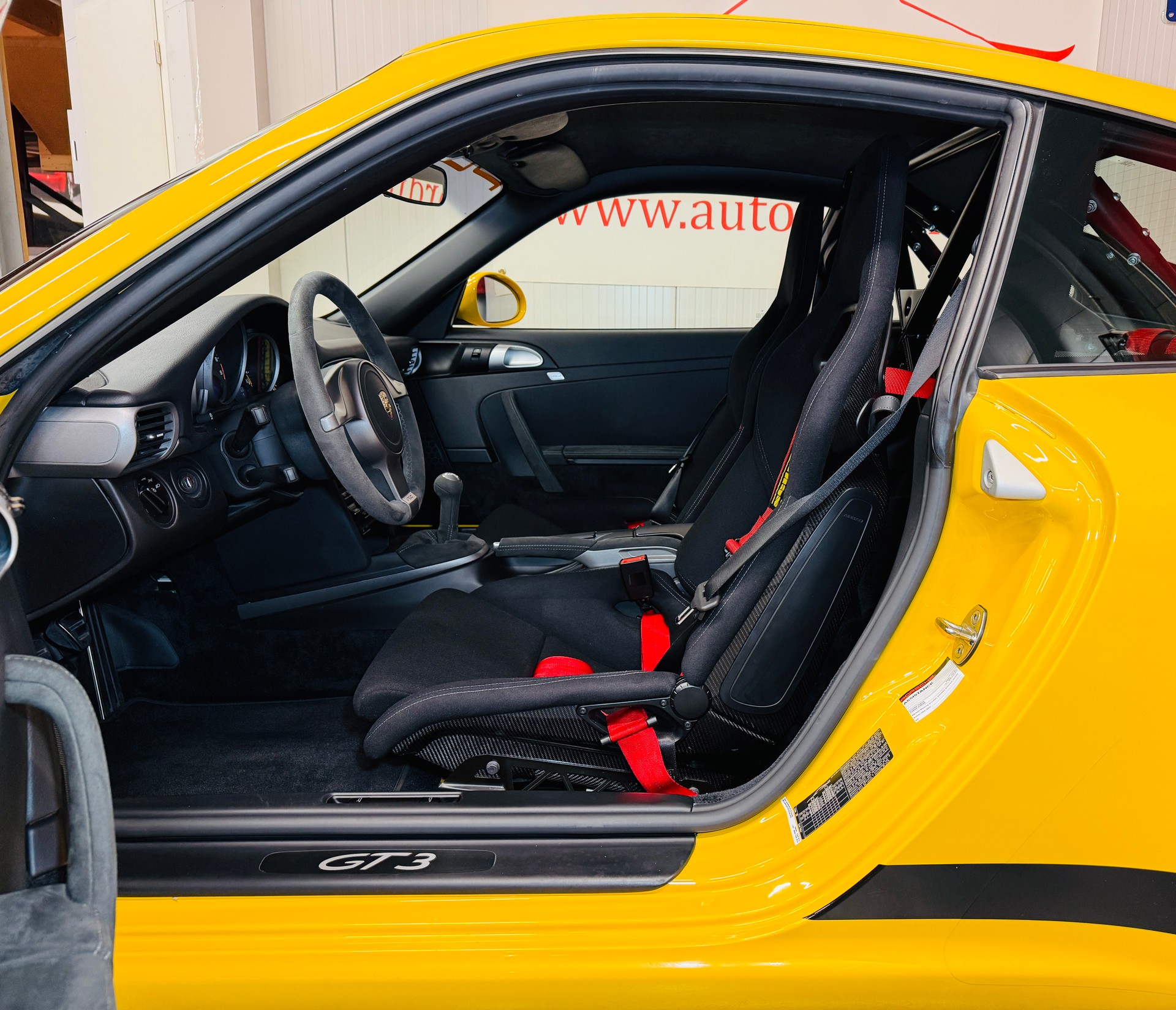 PORSCHE 911 997.2 3.8 GT3 003 Clubsport „Speedgelb“-image-4
